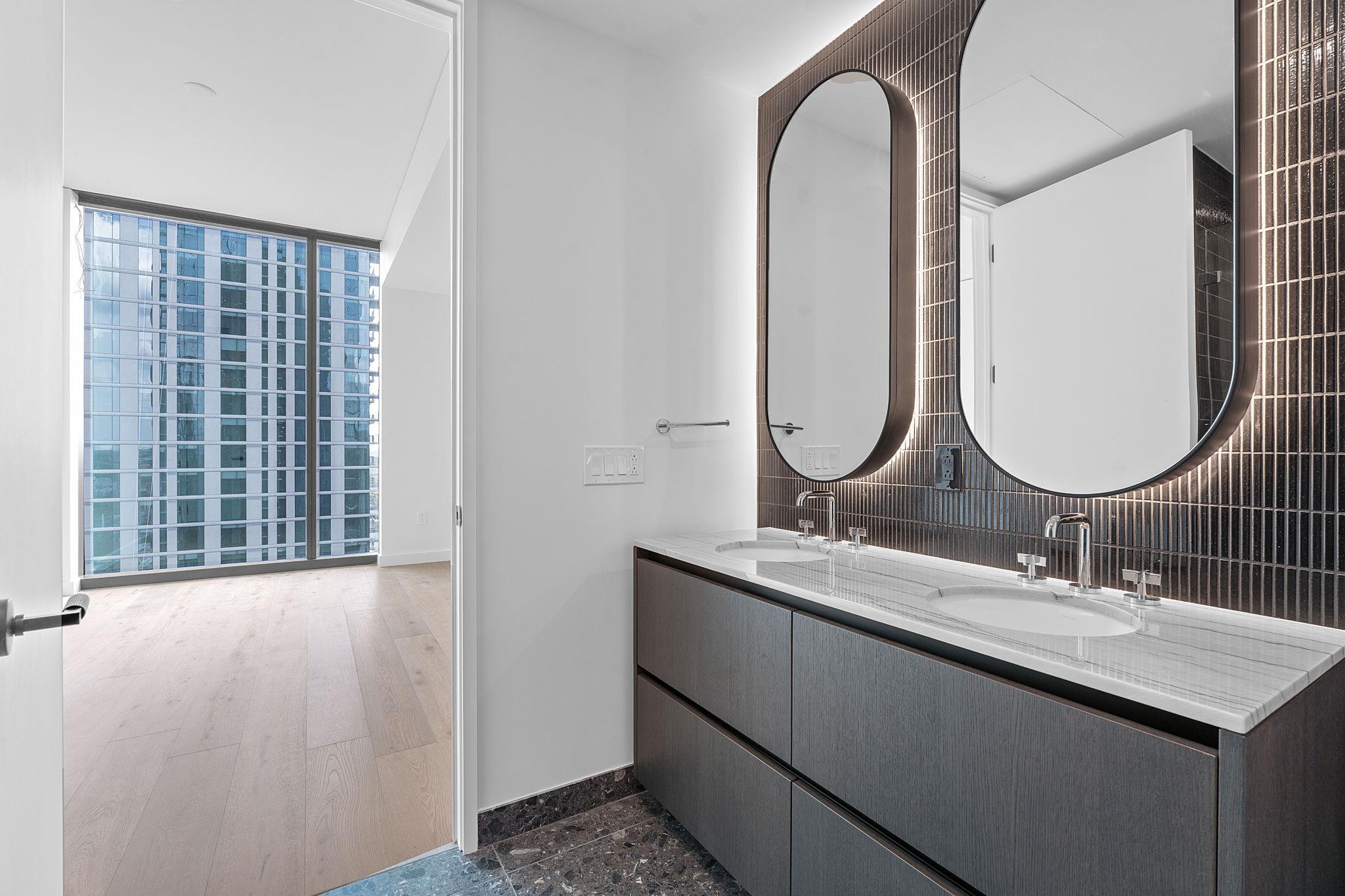 610 Davis St # 3004, Austin, TX 78701