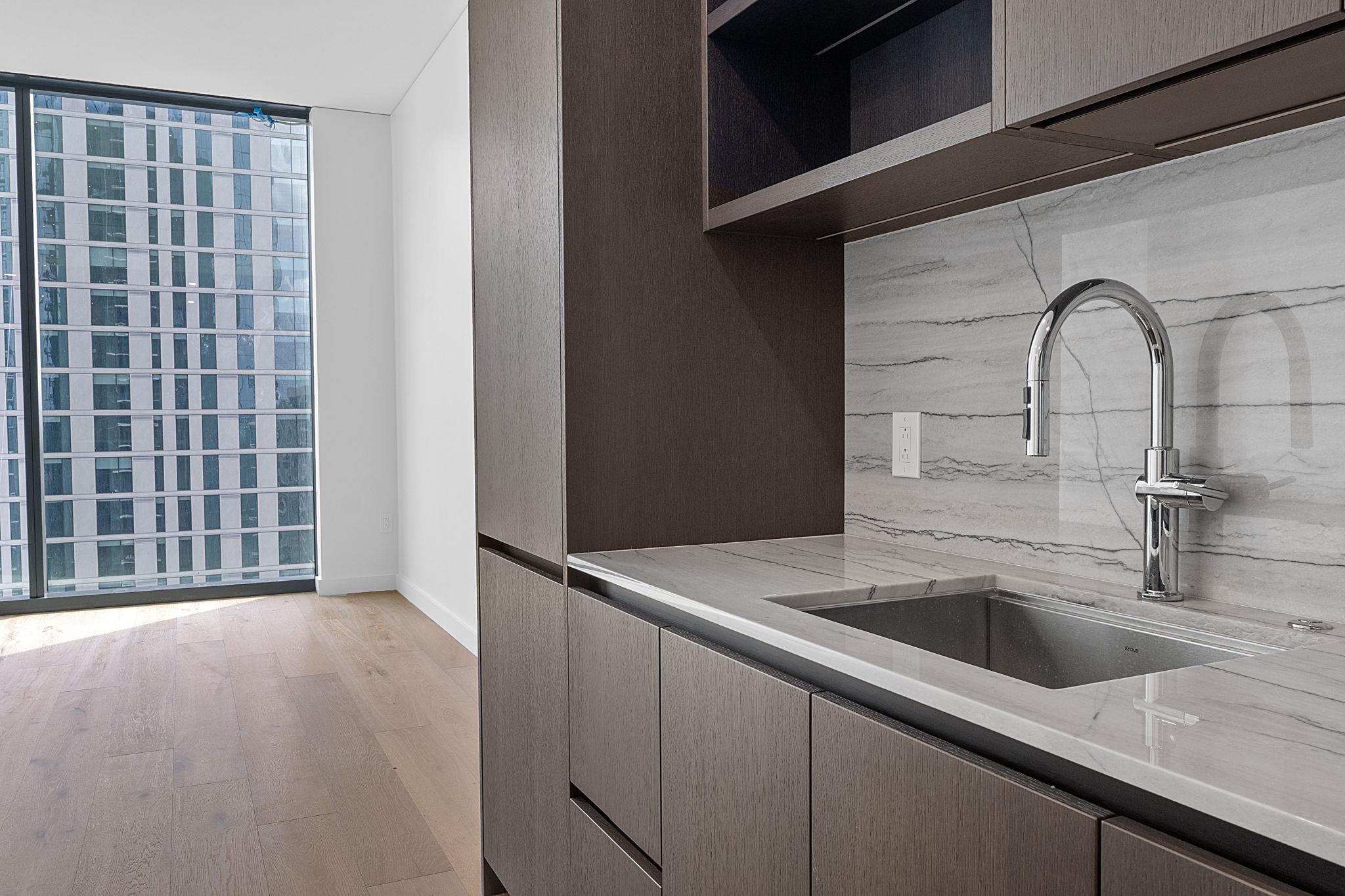 610 Davis St # 3004, Austin, TX 78701