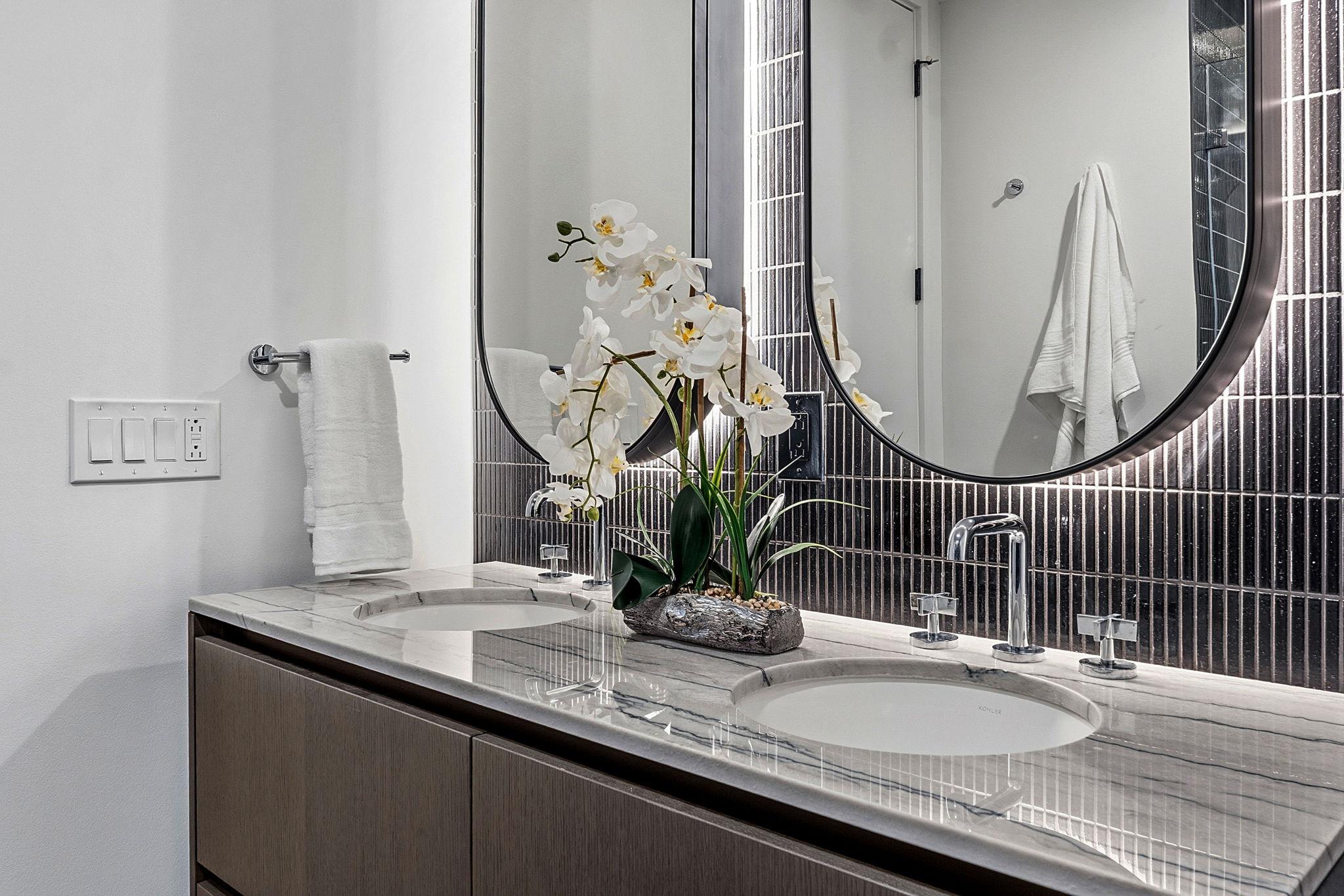 610 Davis St # 3004, Austin, TX 78701