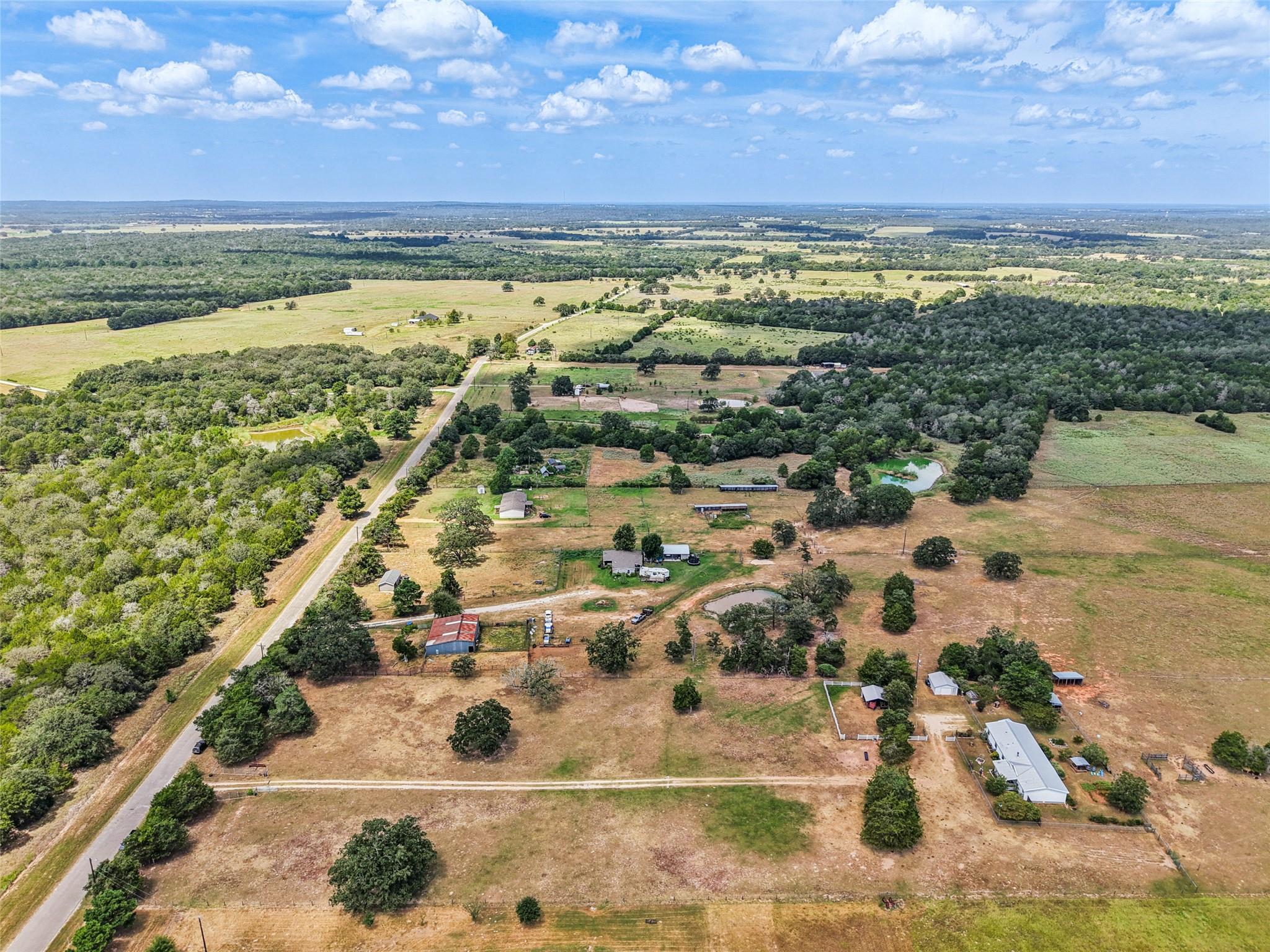 372 Hofferek Rd, Rosanky, TX 78953