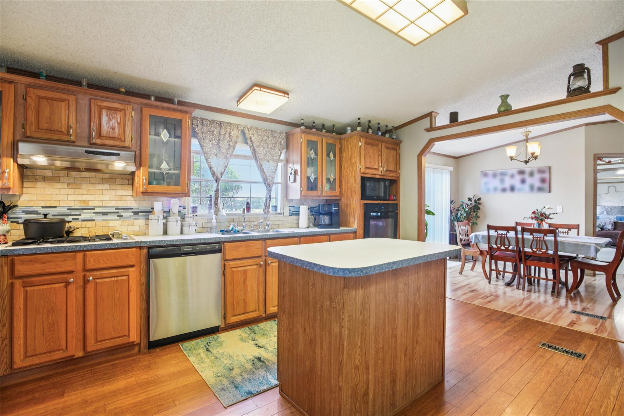 372 Hofferek Rd, Rosanky, TX 78953