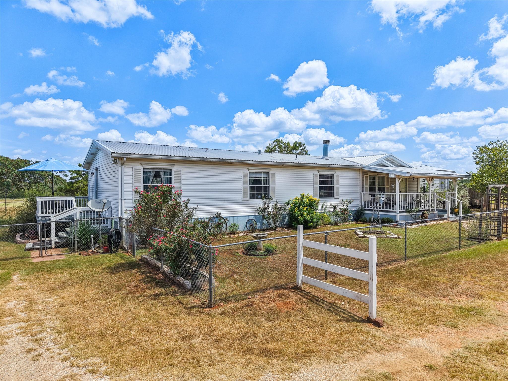 372 Hofferek Rd, Rosanky, TX 78953