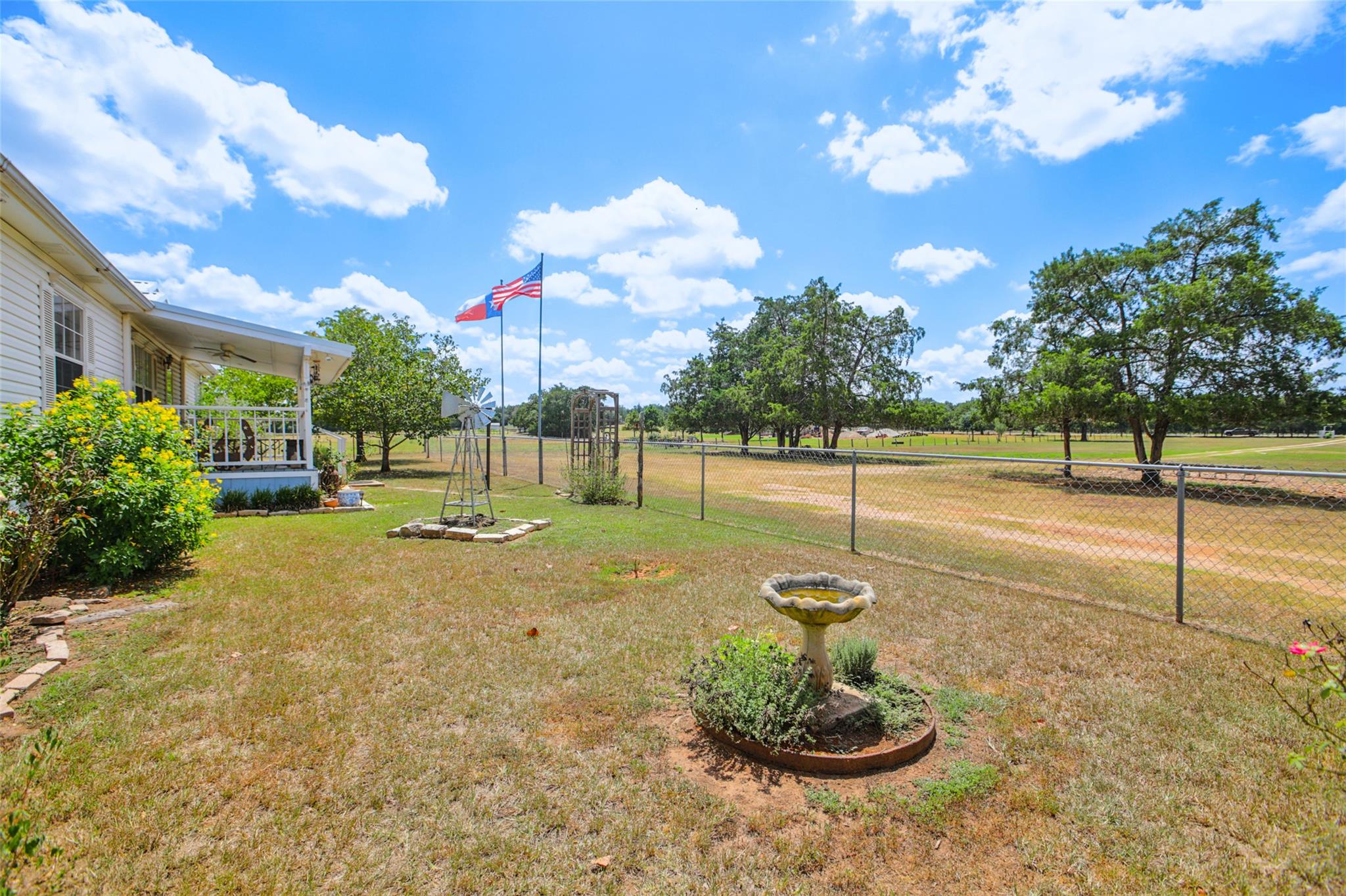 372 Hofferek Rd, Rosanky, TX 78953