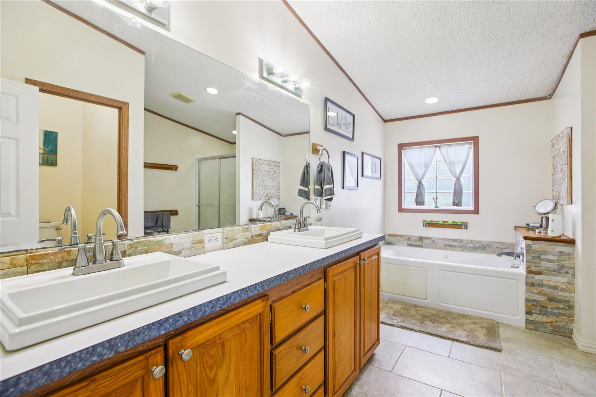 372 Hofferek Rd, Rosanky, TX 78953