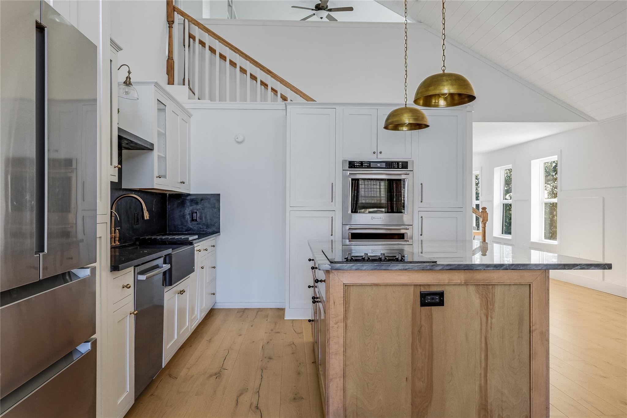 21501 High Dr, Lago Vista, TX 78645