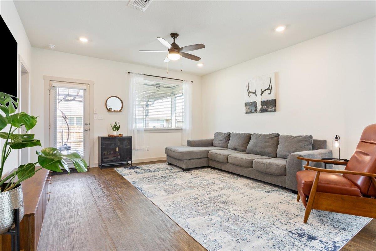 117 Big Sandy Creek Dr, Hutto, TX 78634