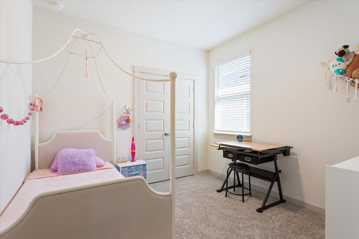 117 Big Sandy Creek Dr, Hutto, TX 78634