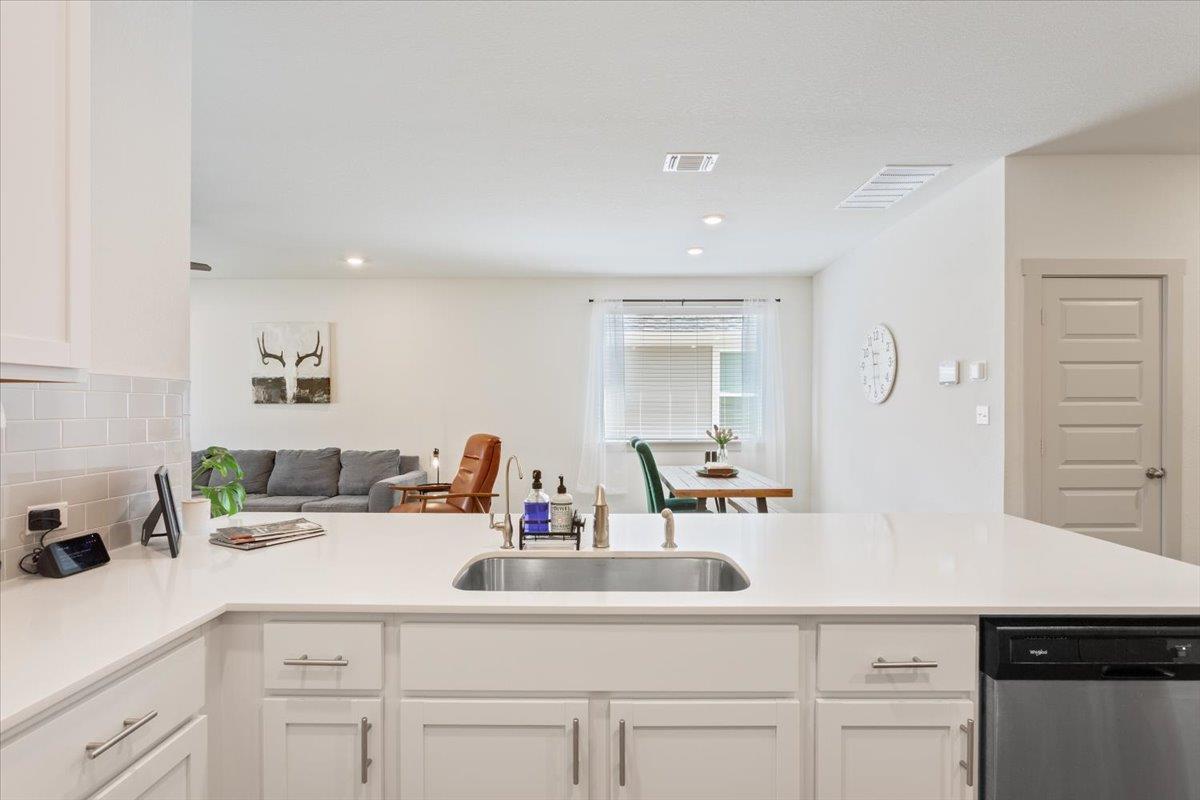 117 Big Sandy Creek Dr, Hutto, TX 78634