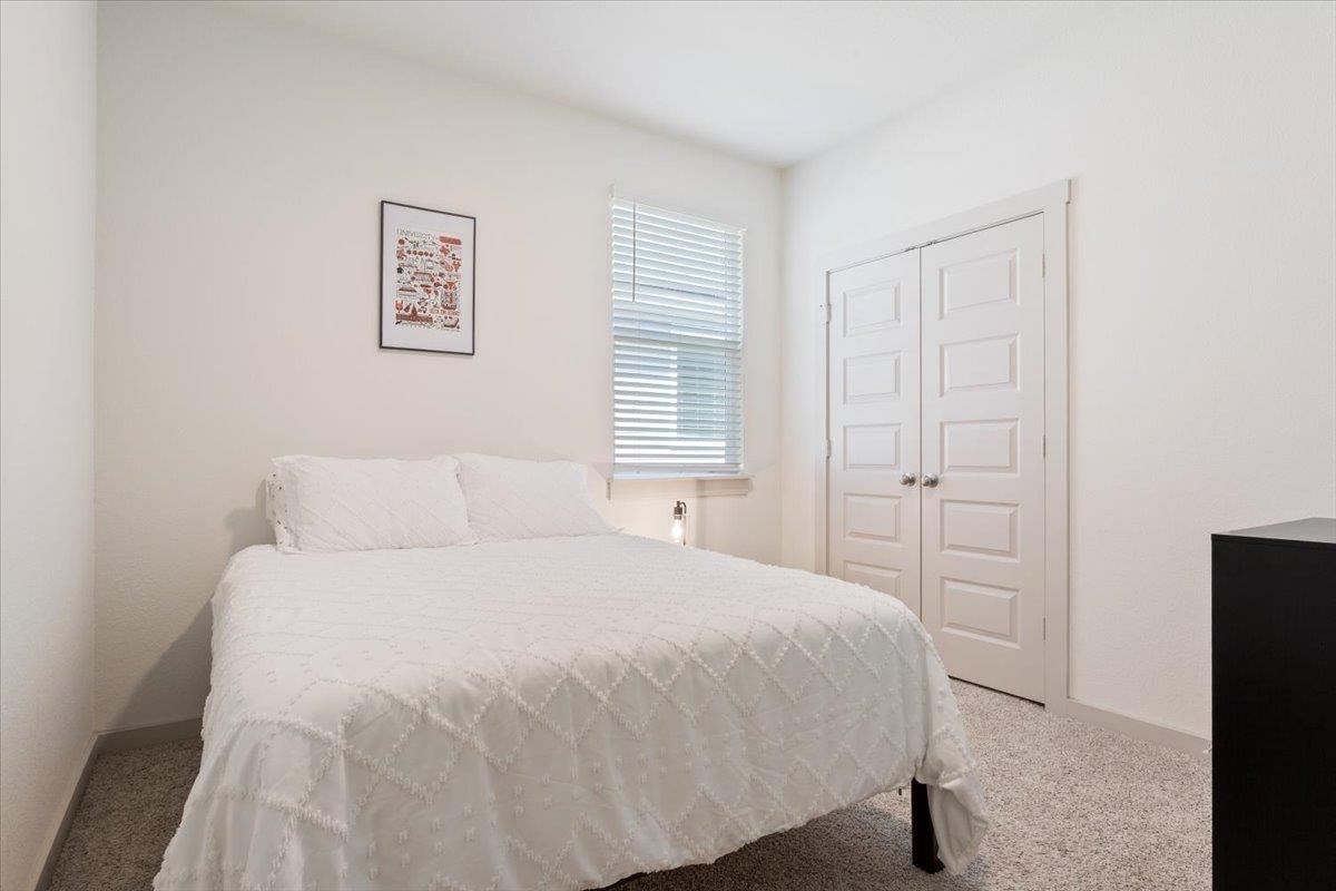 117 Big Sandy Creek Dr, Hutto, TX 78634