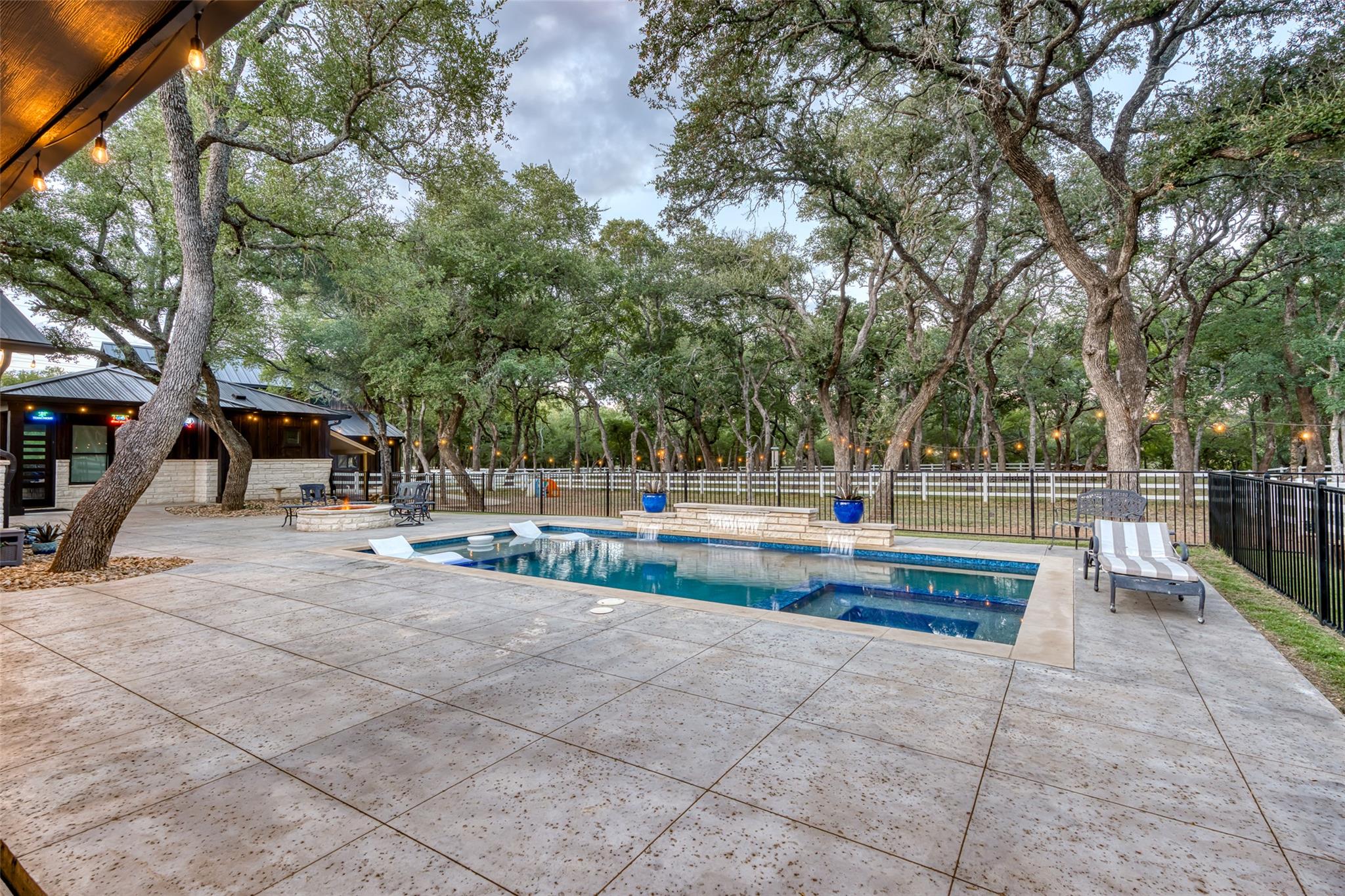 417 Haney Trace, Horseshoe Bay, TX 78657