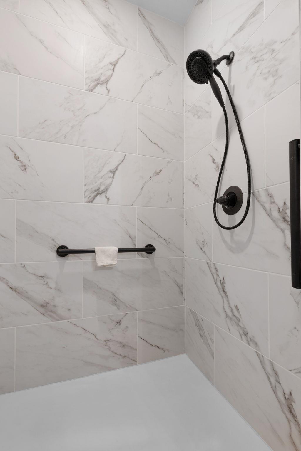 101 Hillside Ln, Lampasas, TX 76550