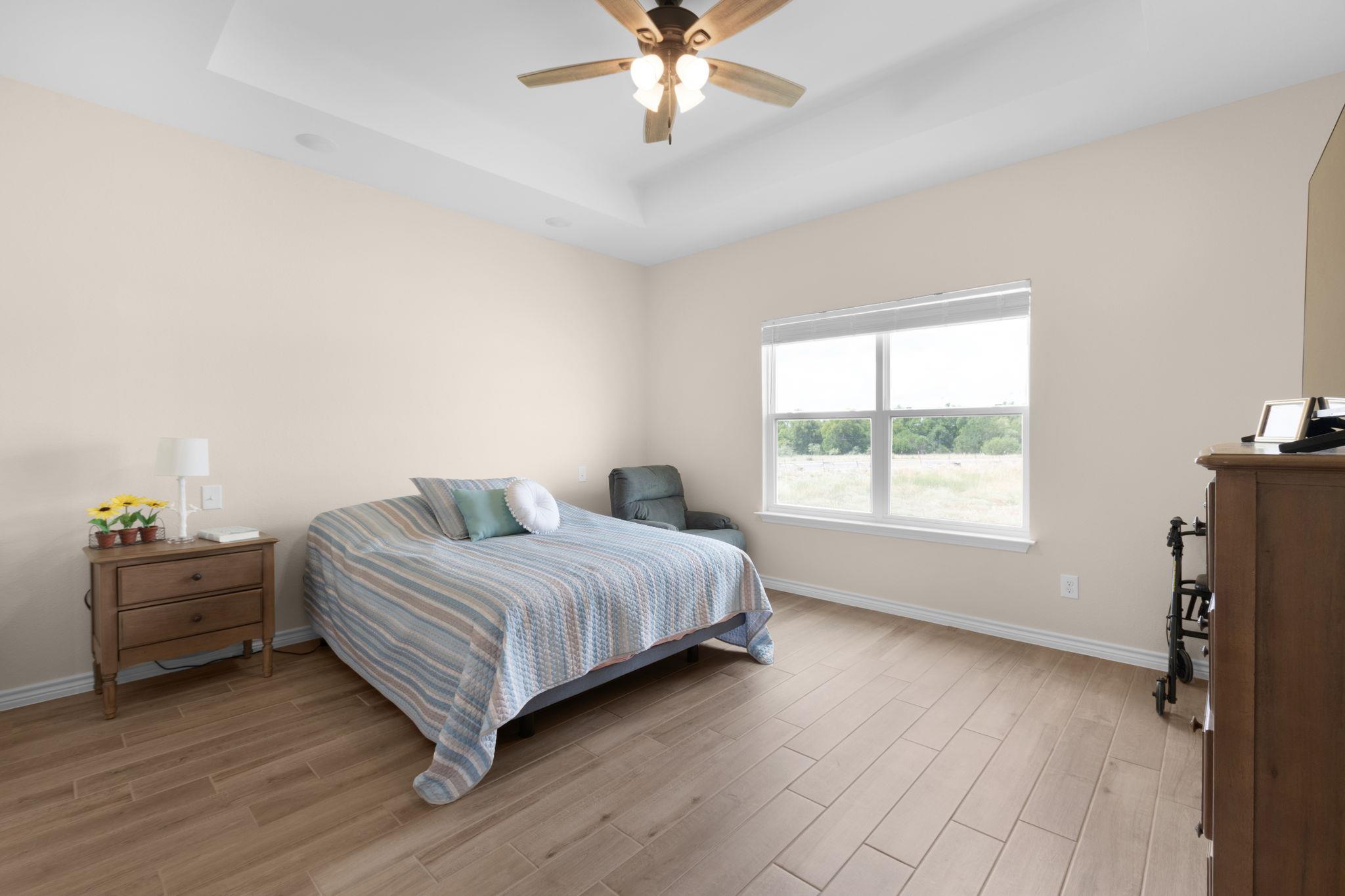 101 Hillside Ln, Lampasas, TX 76550