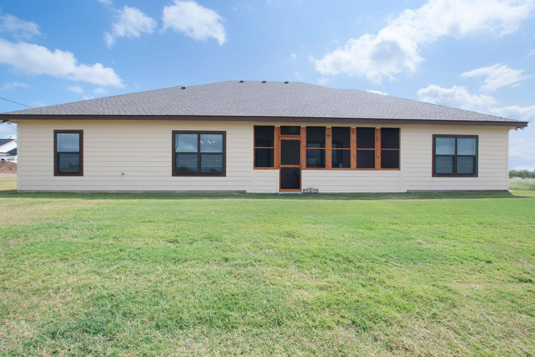 101 Hillside Ln, Lampasas, TX 76550