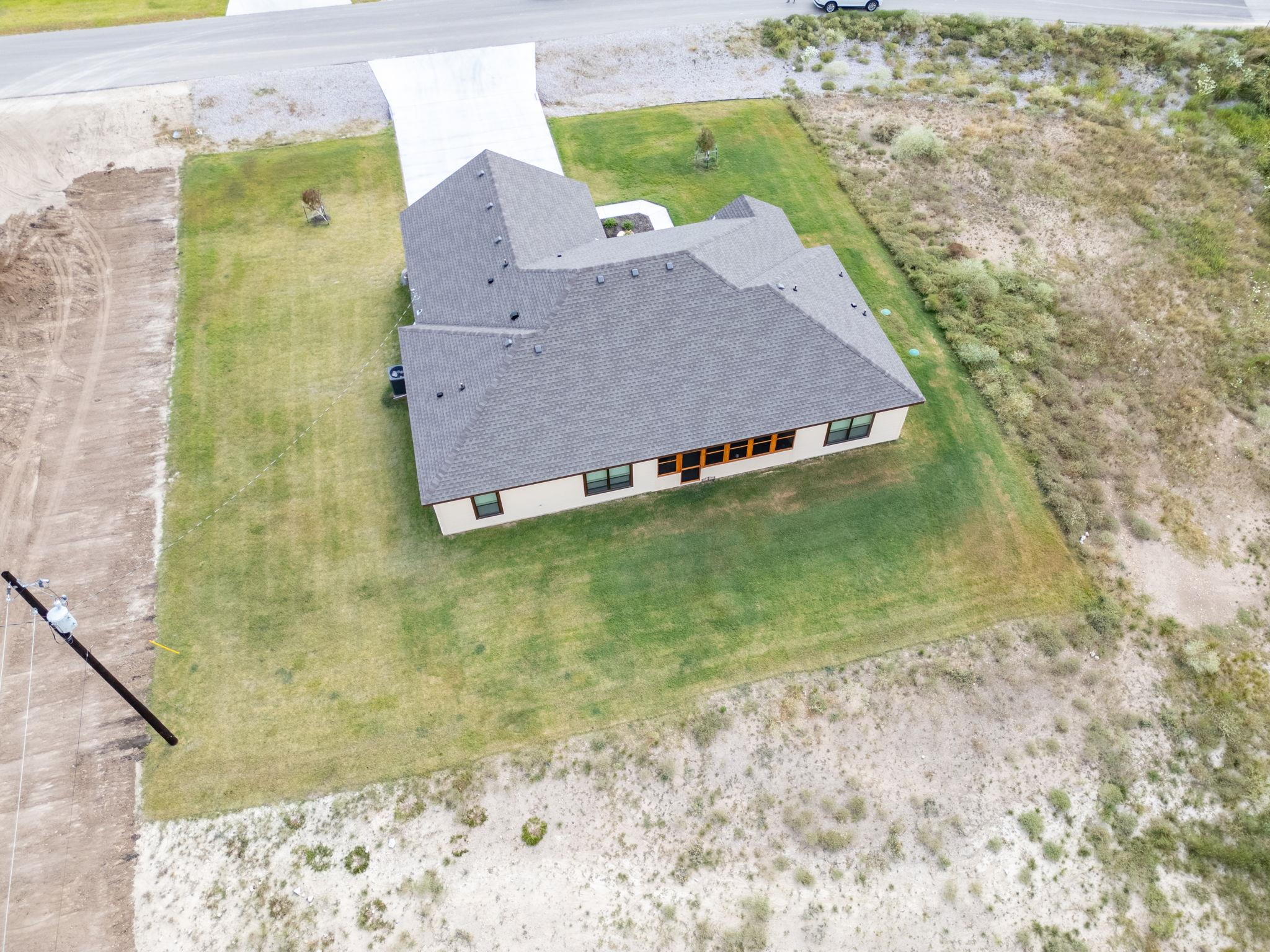 101 Hillside Ln, Lampasas, TX 76550