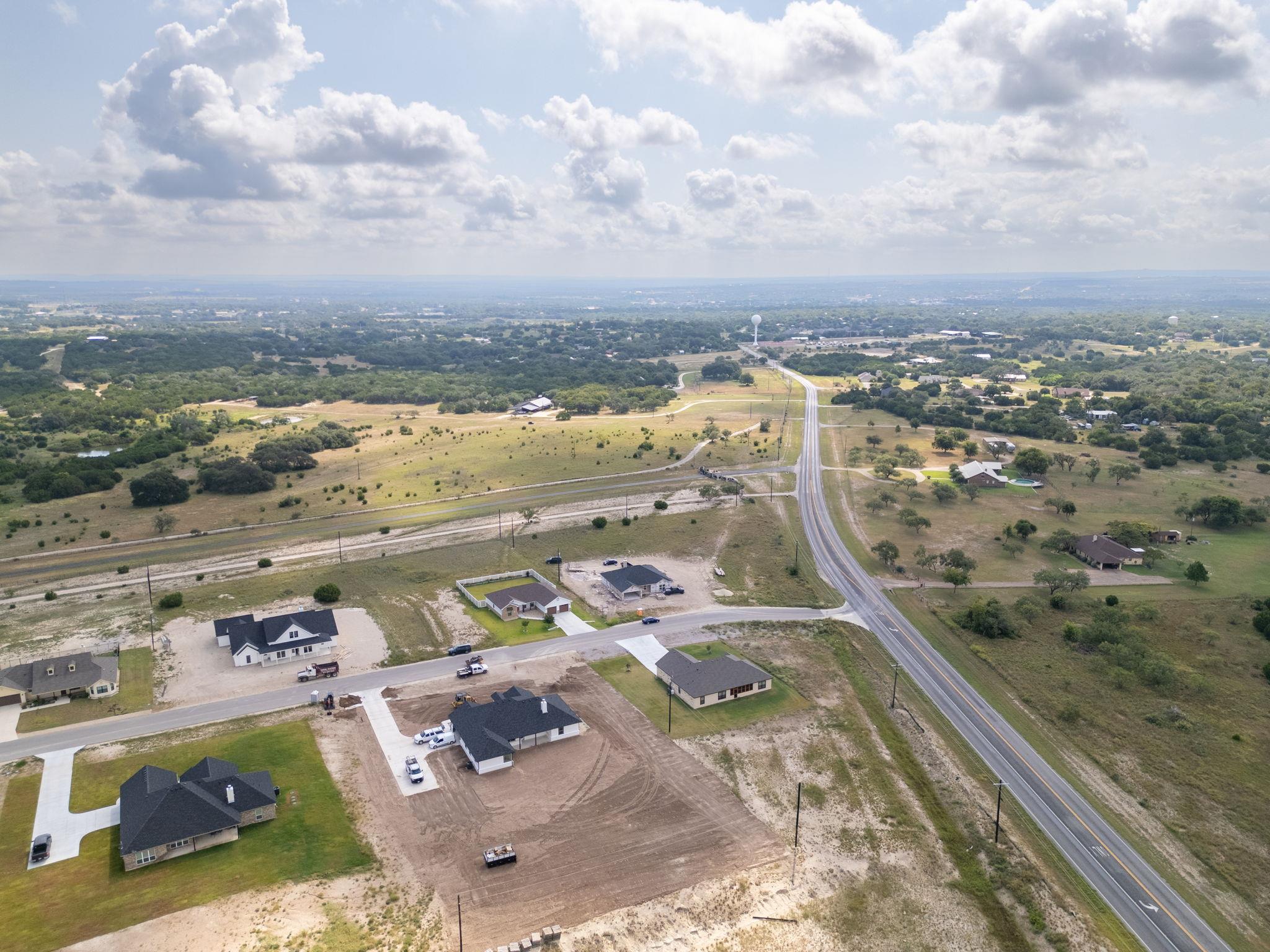 101 Hillside Ln, Lampasas, TX 76550