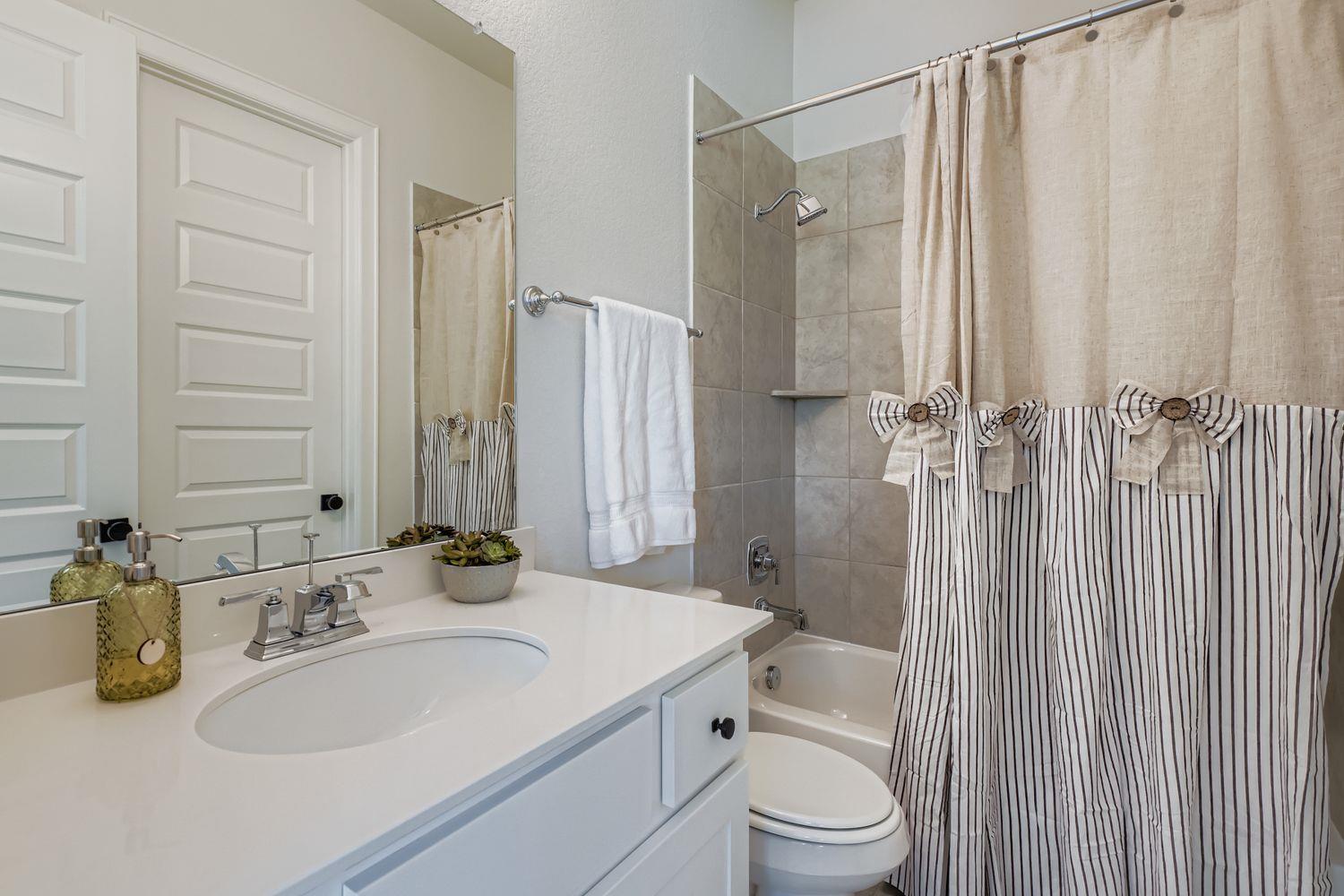 9818 Wright Dr, Manvel, TX 77578