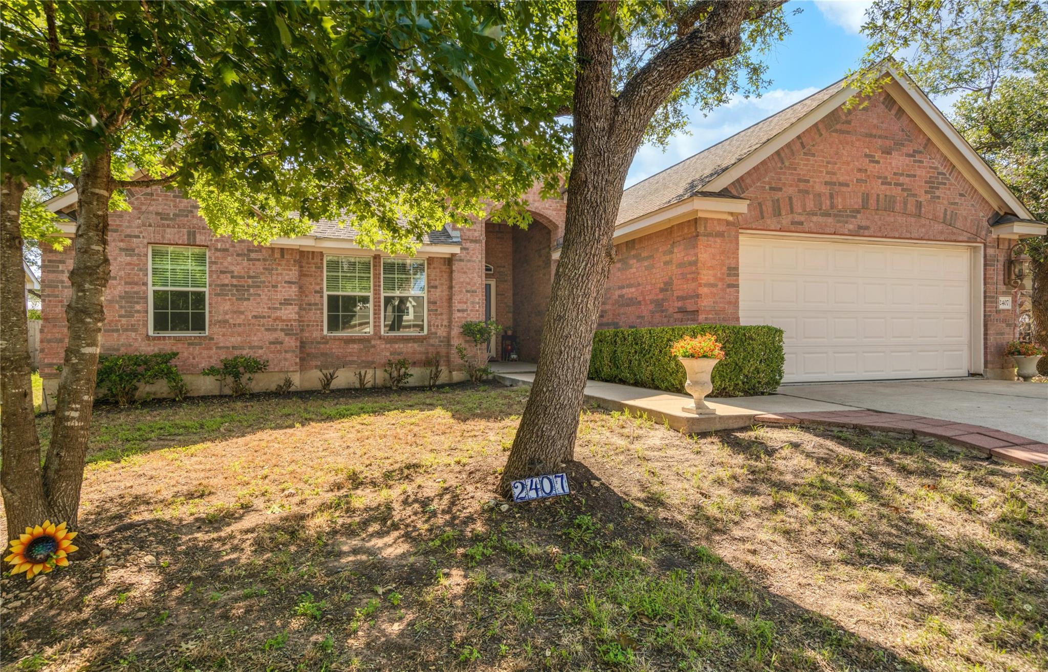 2407 Aspen Meadow Rd, Leander, TX 78641
