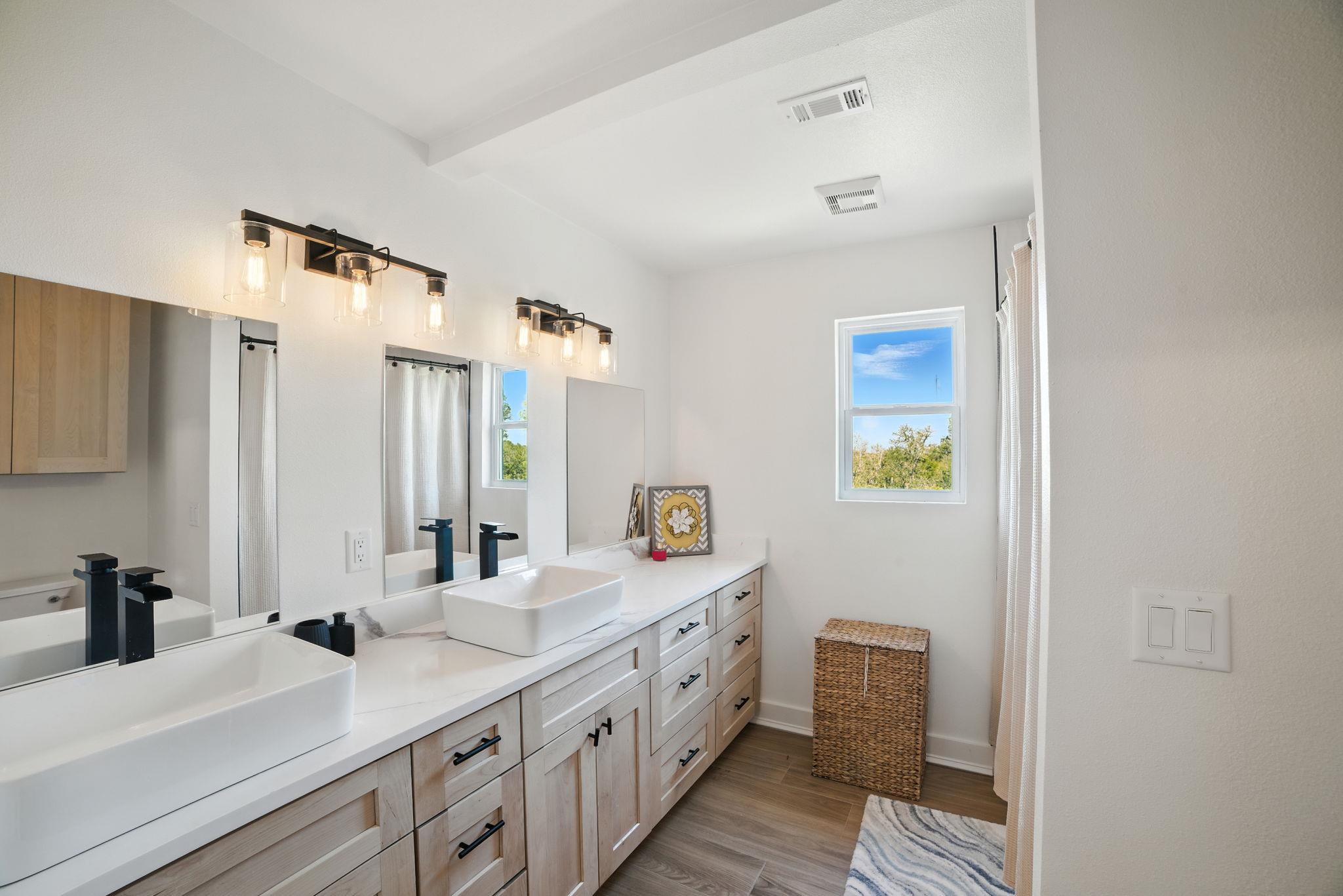 280 Bali Hai Ln, Bastrop, TX 78602