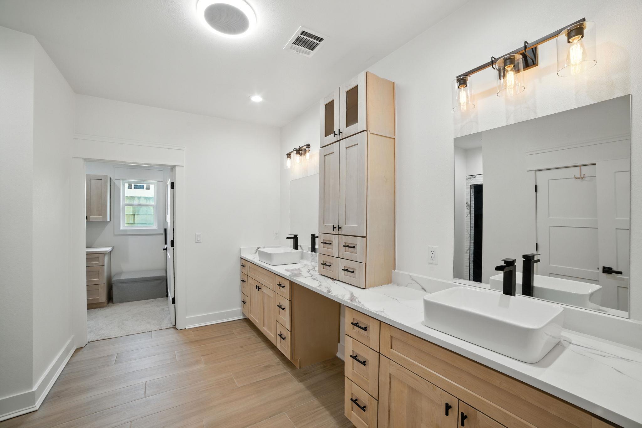 280 Bali Hai Ln, Bastrop, TX 78602