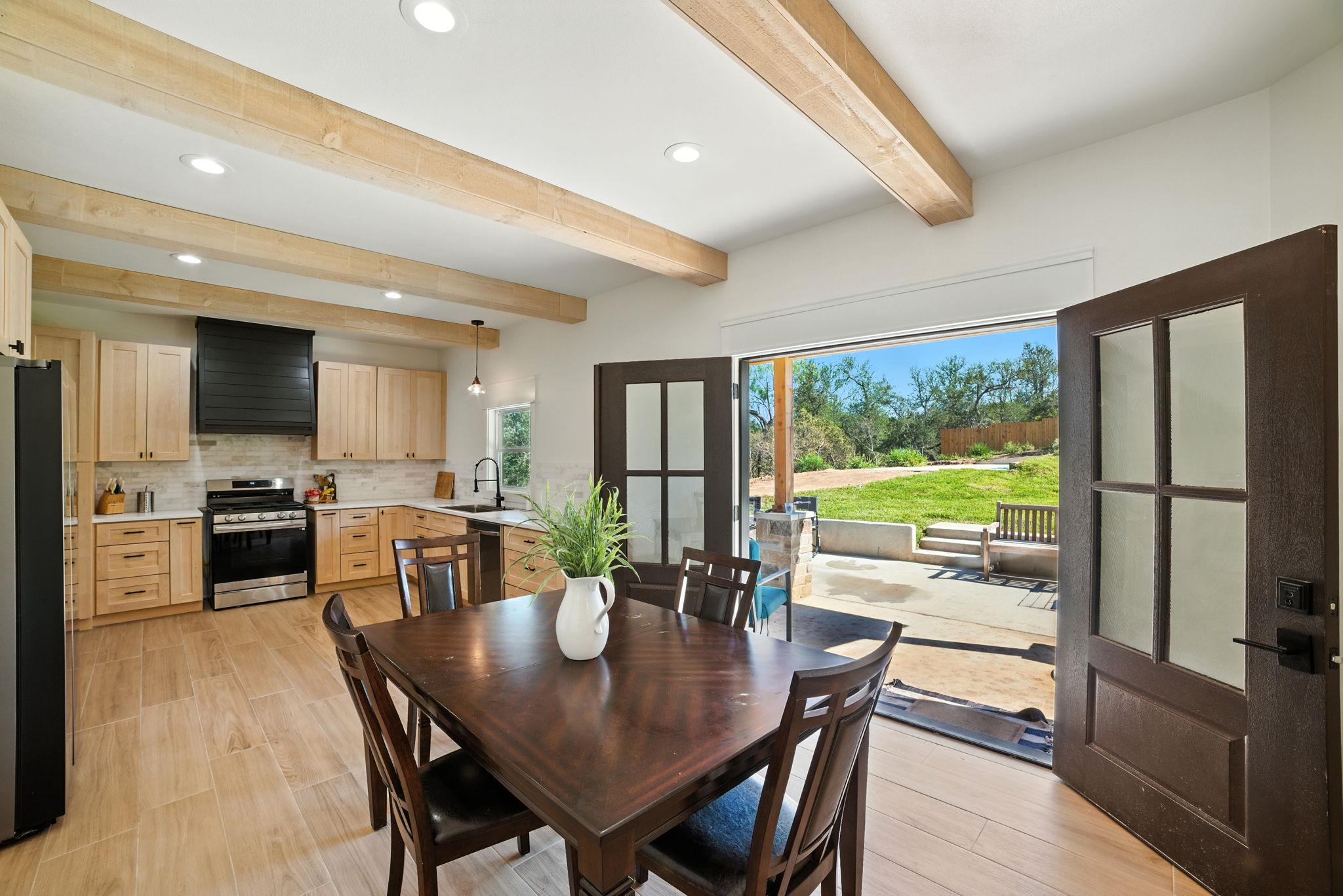 280 Bali Hai Ln, Bastrop, TX 78602