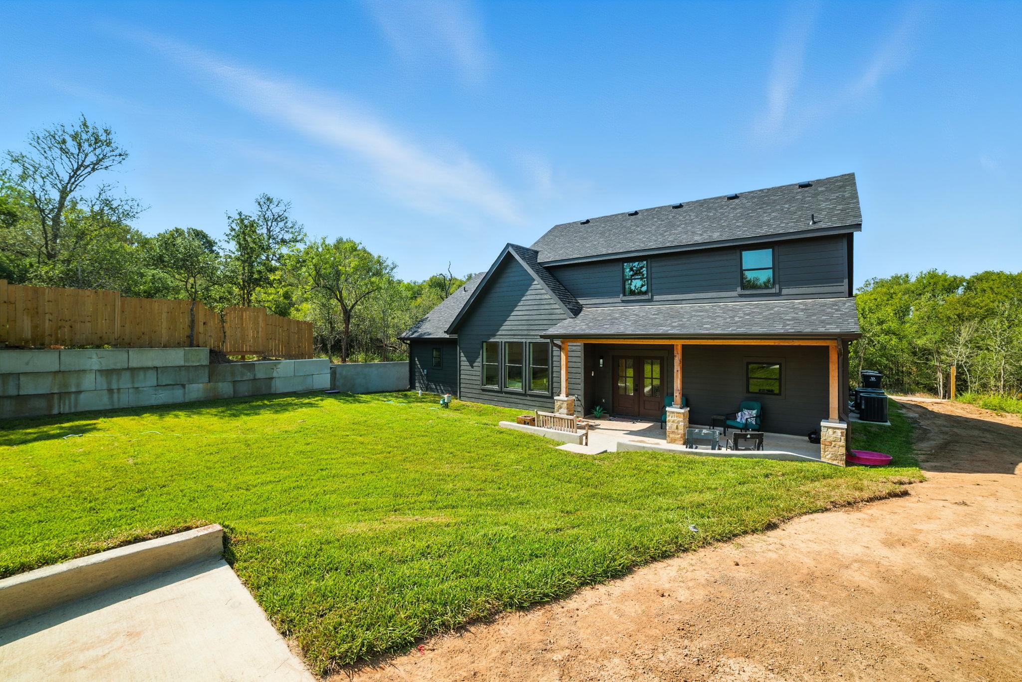 280 Bali Hai Ln, Bastrop, TX 78602