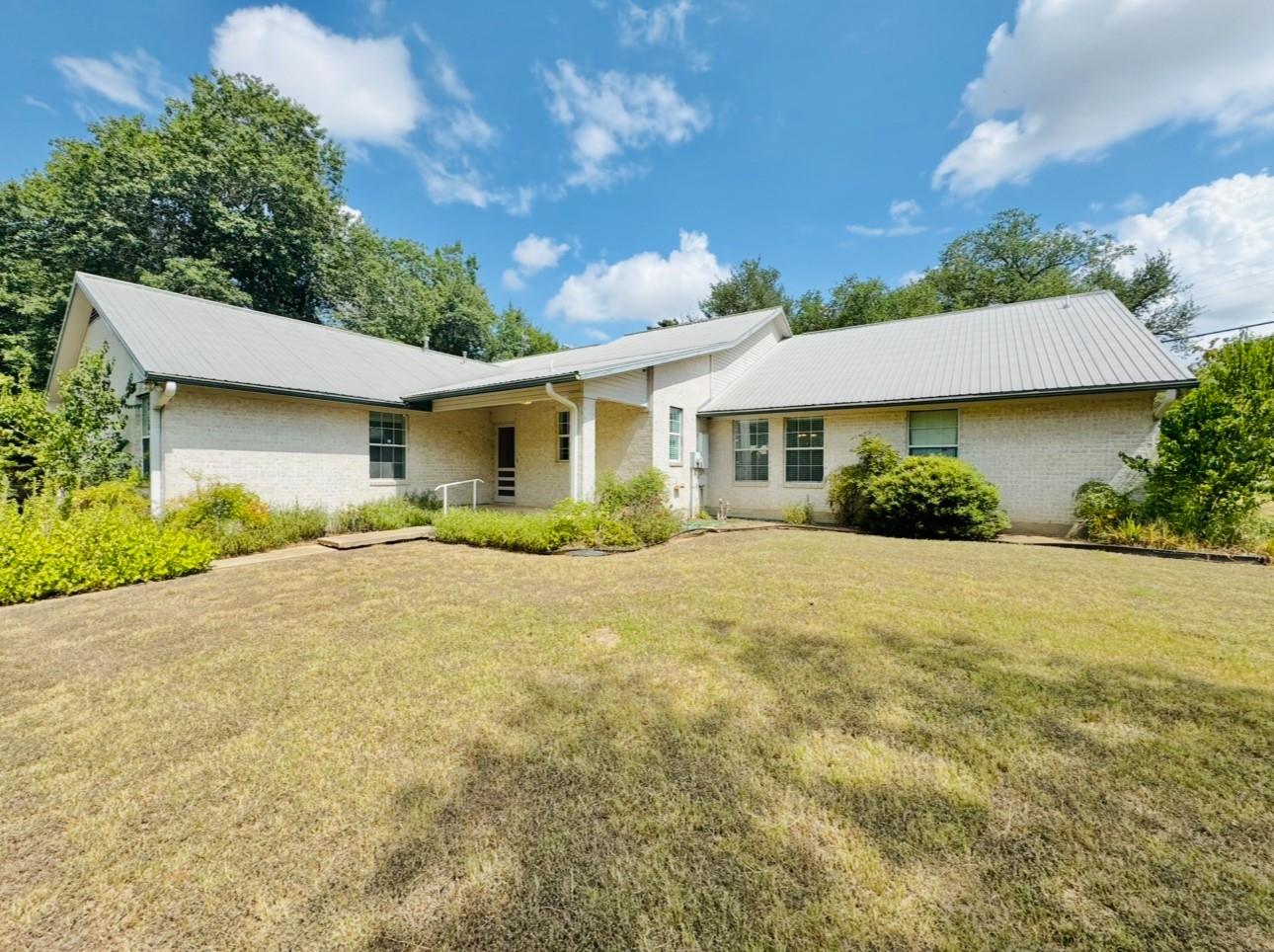 608 Mogonye Ln, Elgin, TX 78621