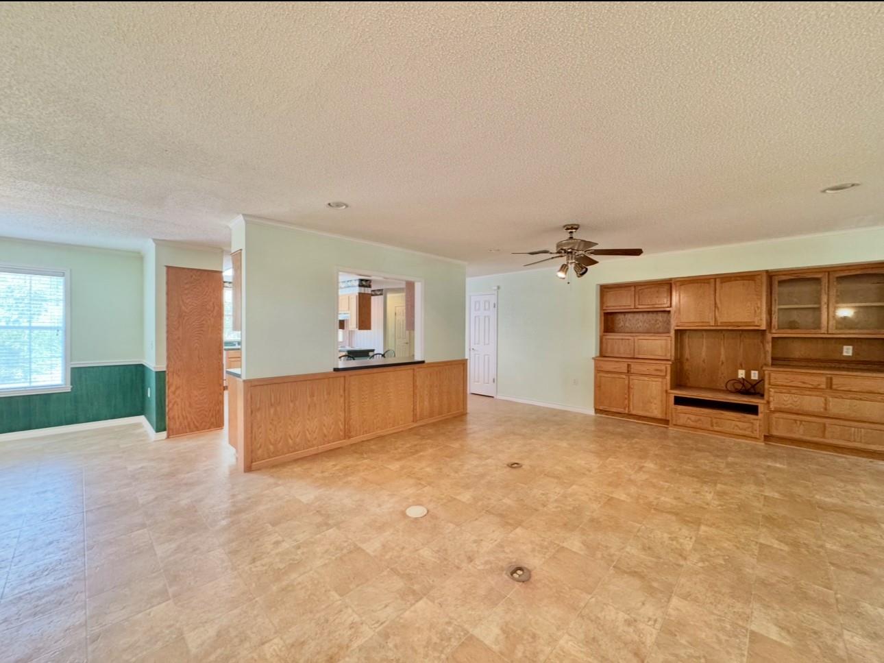 608 Mogonye Ln, Elgin, TX 78621