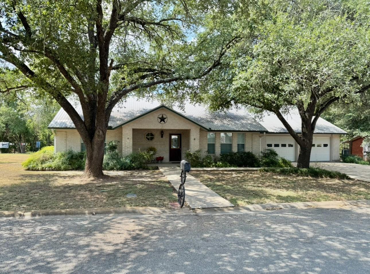 608 Mogonye Ln, Elgin, TX 78621