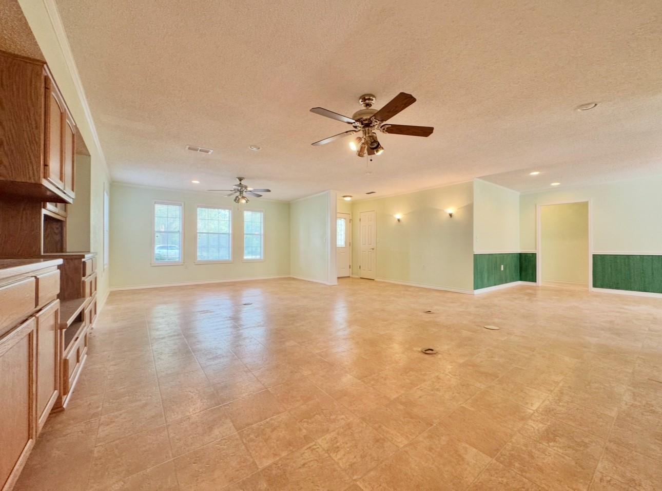 608 Mogonye Ln, Elgin, TX 78621