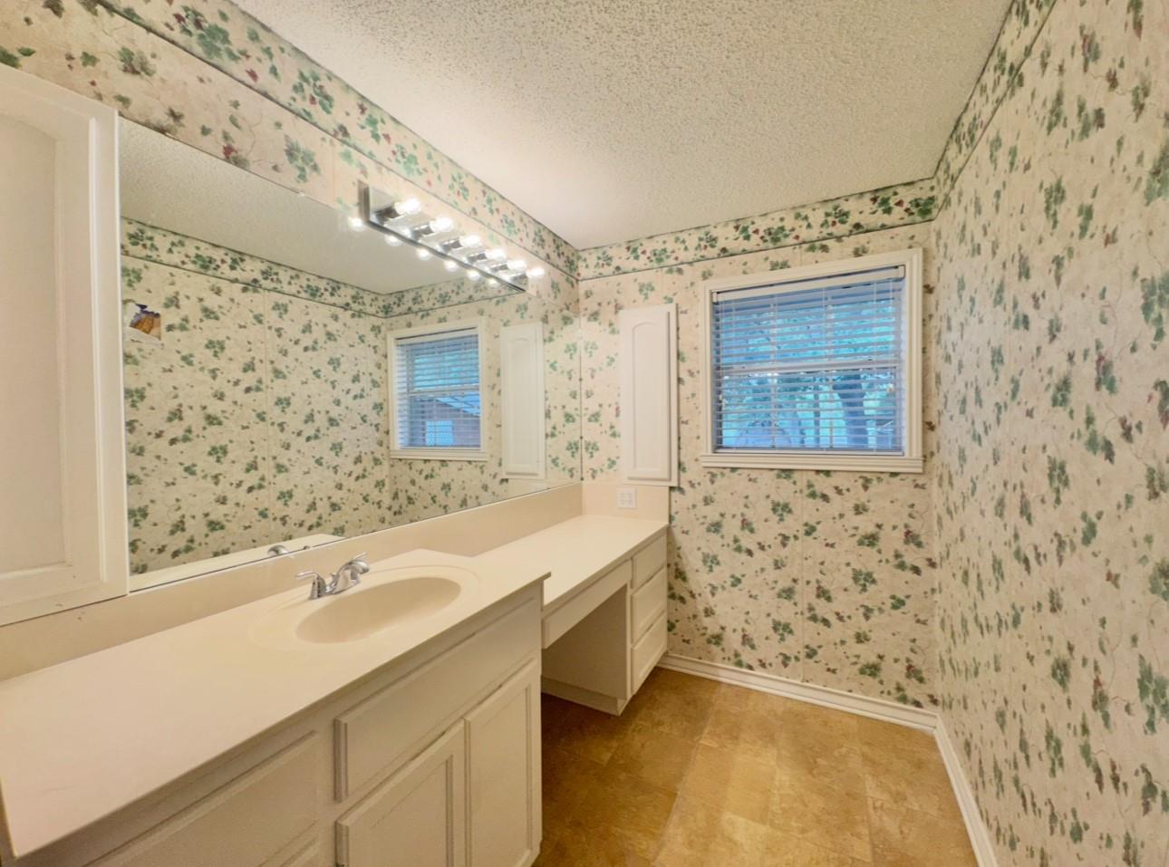 608 Mogonye Ln, Elgin, TX 78621