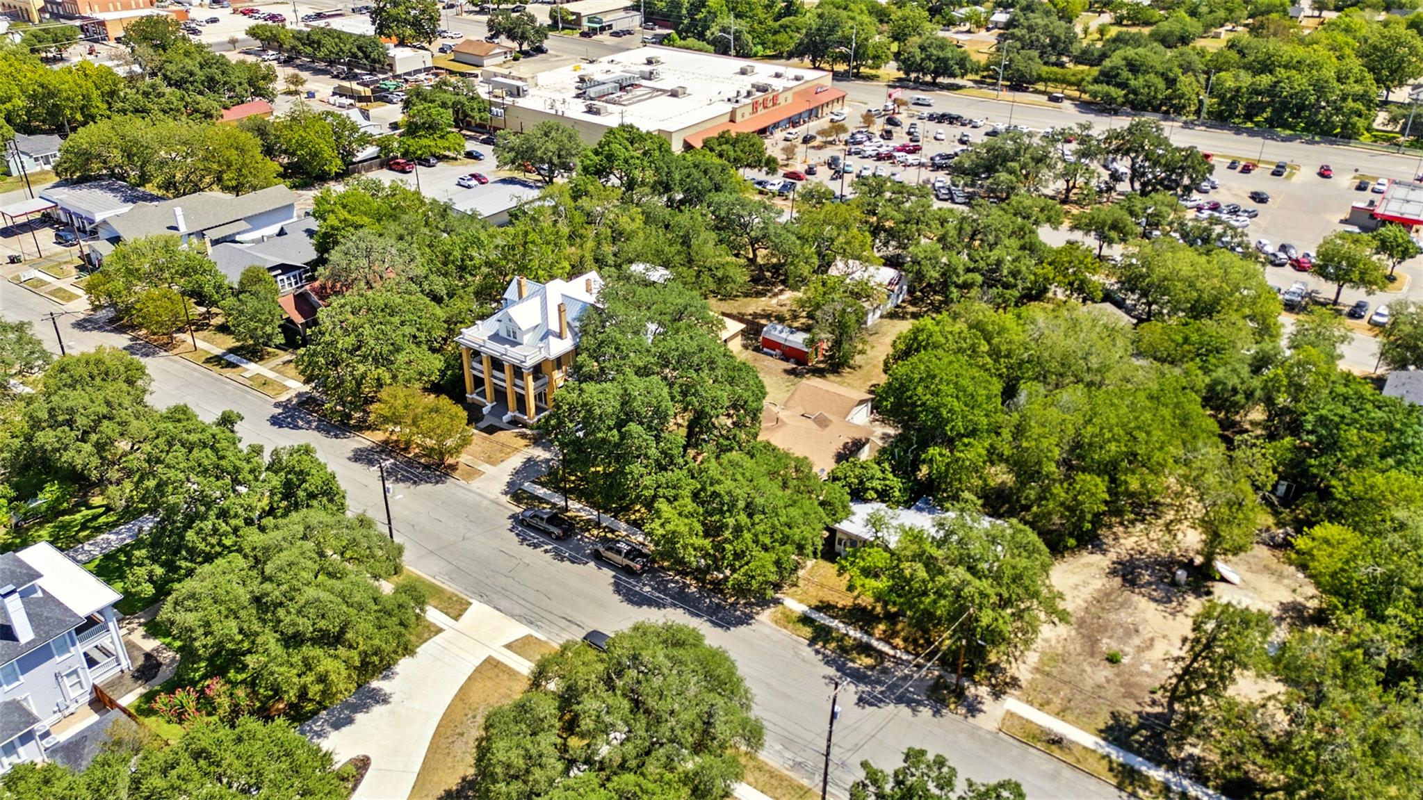 509 S Commerce St, Lockhart, TX 78644