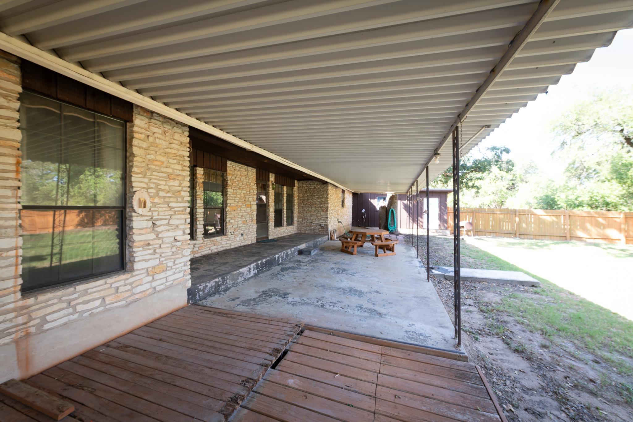 202 Canyon Wren Dr, Buda, TX 78610