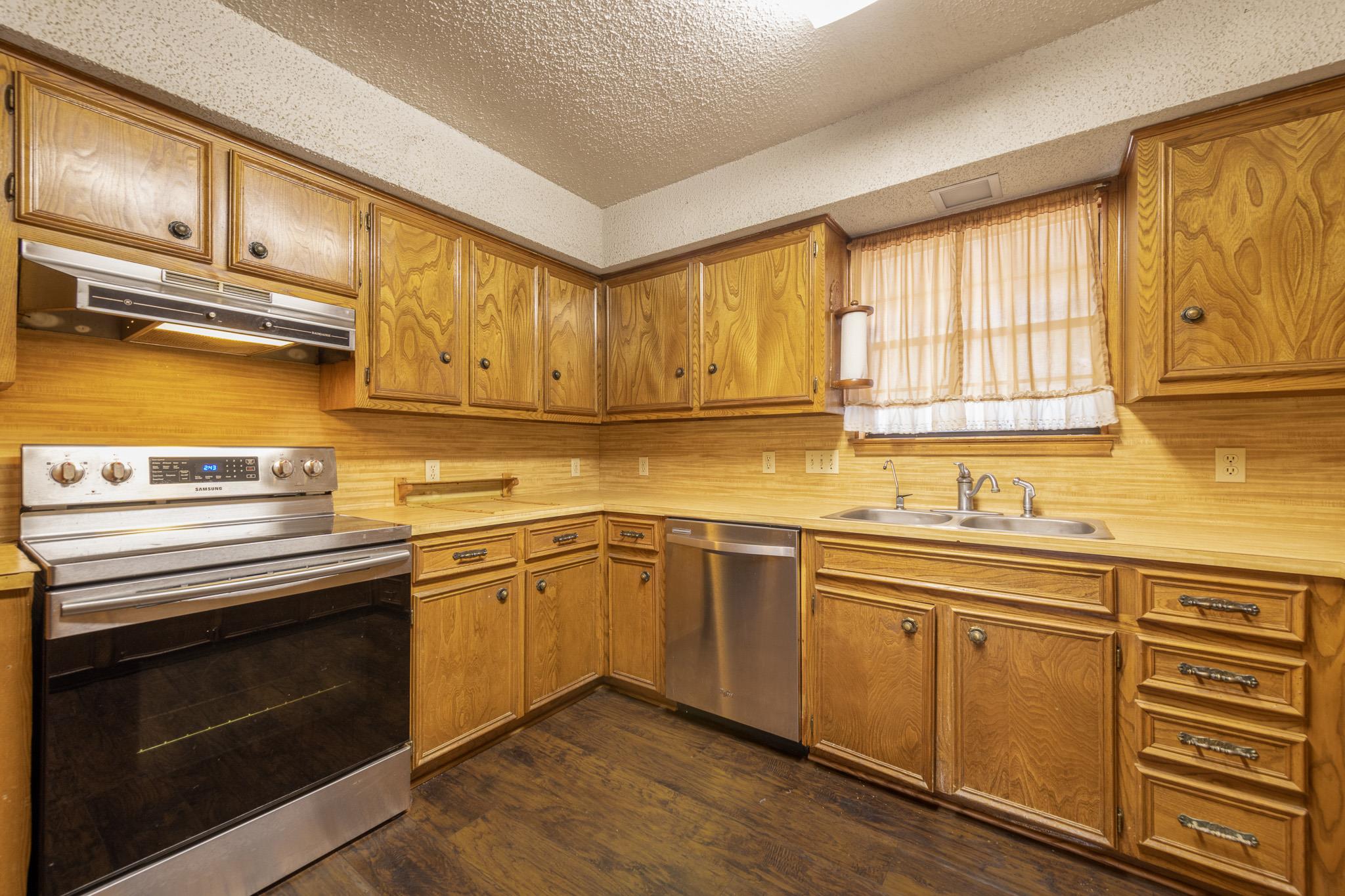 202 Canyon Wren Dr, Buda, TX 78610