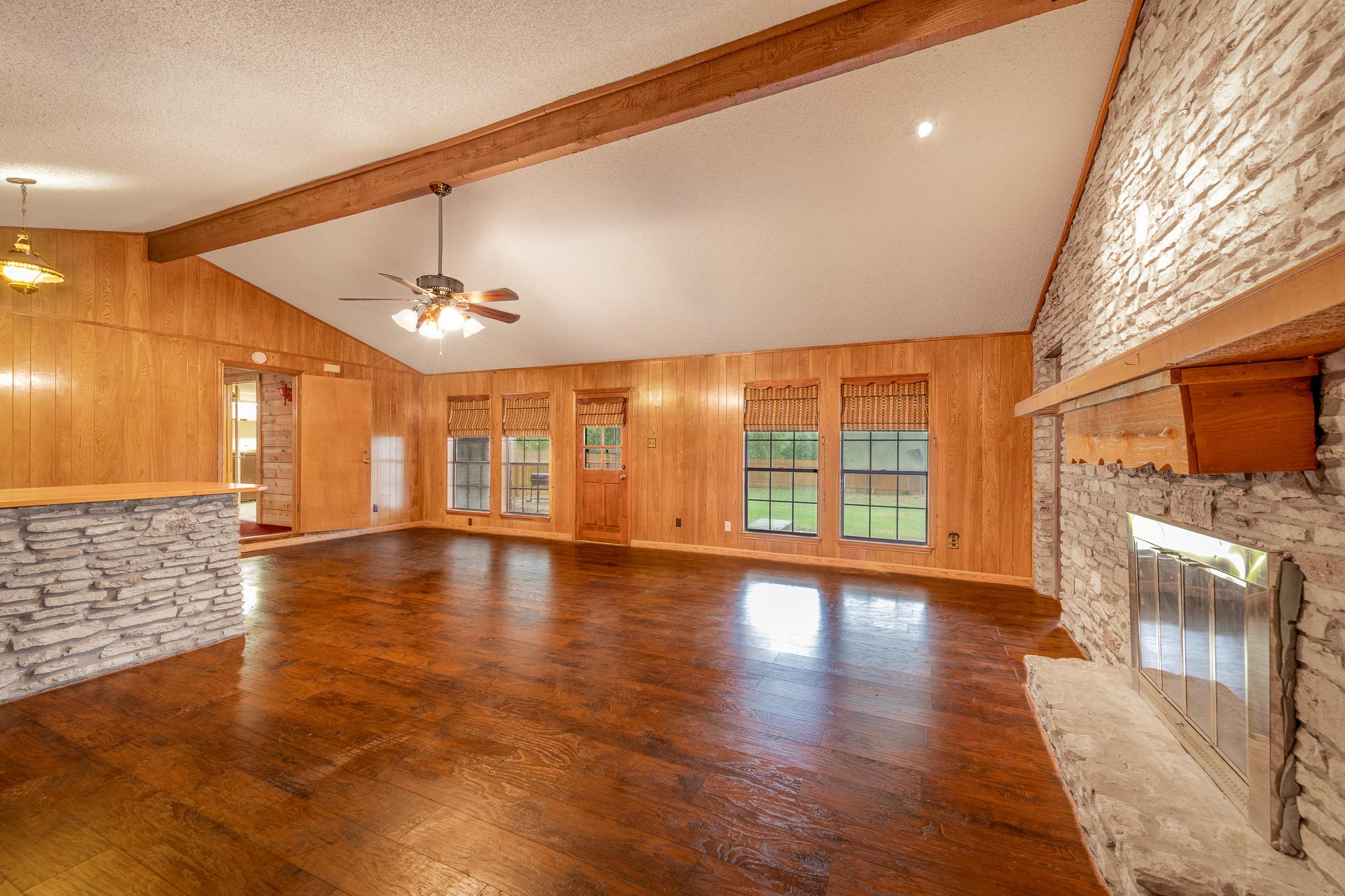 202 Canyon Wren Dr, Buda, TX 78610