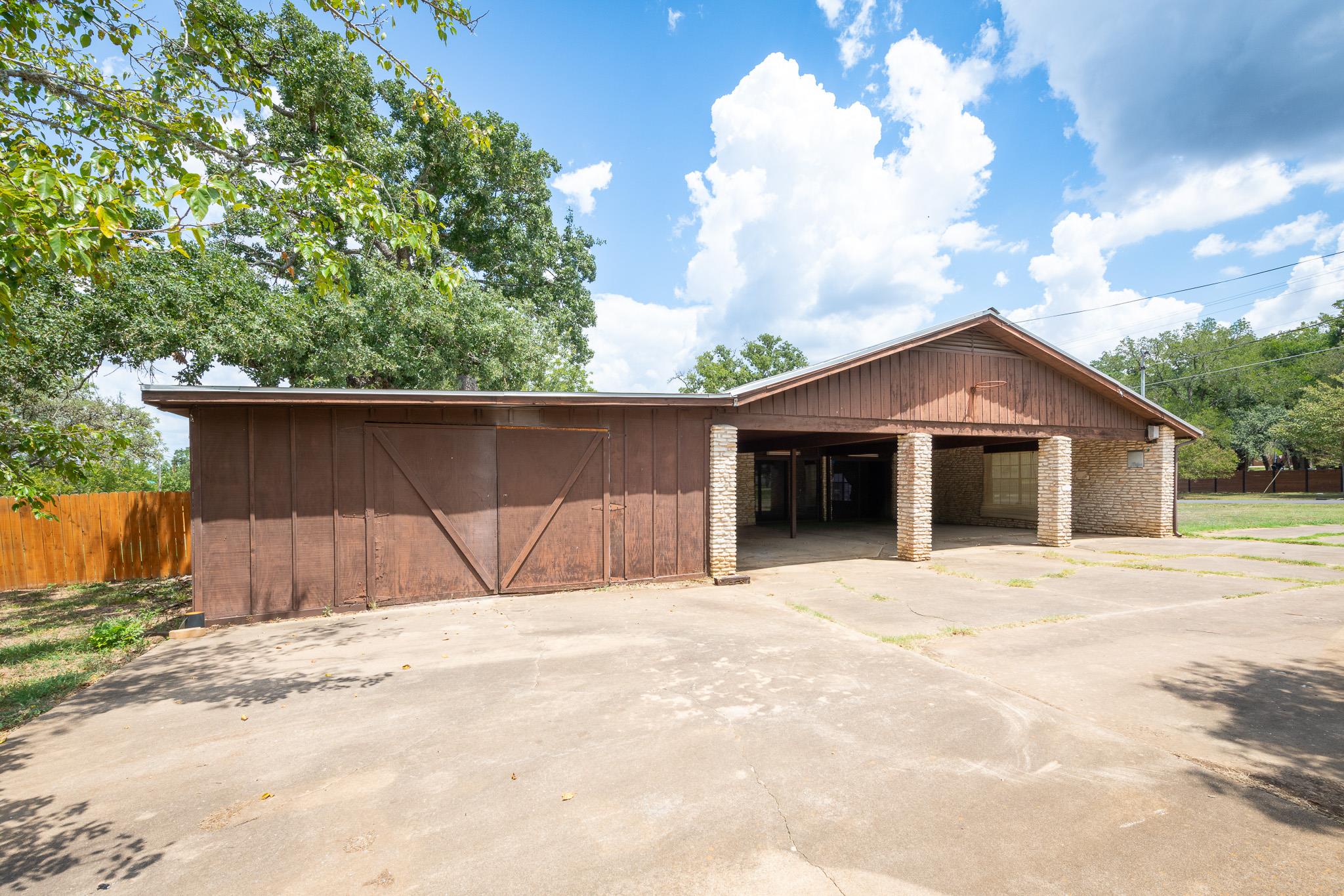 202 Canyon Wren Dr, Buda, TX 78610