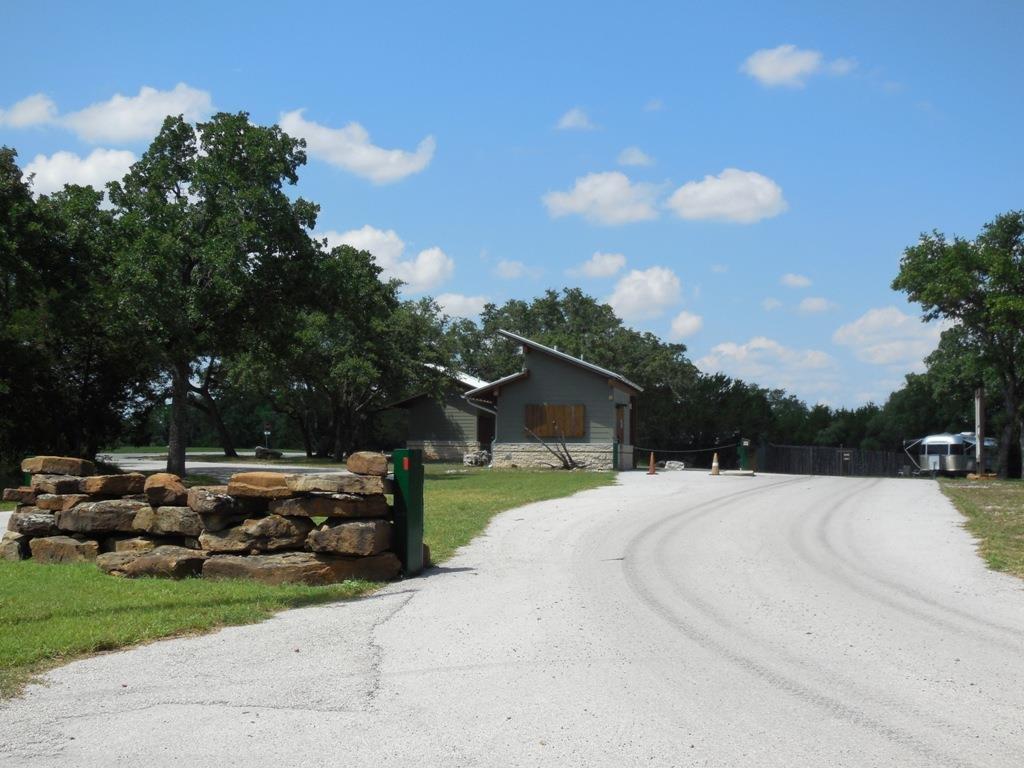 3705 1/2 N Peninsular Dr, Marble Falls, TX 78654