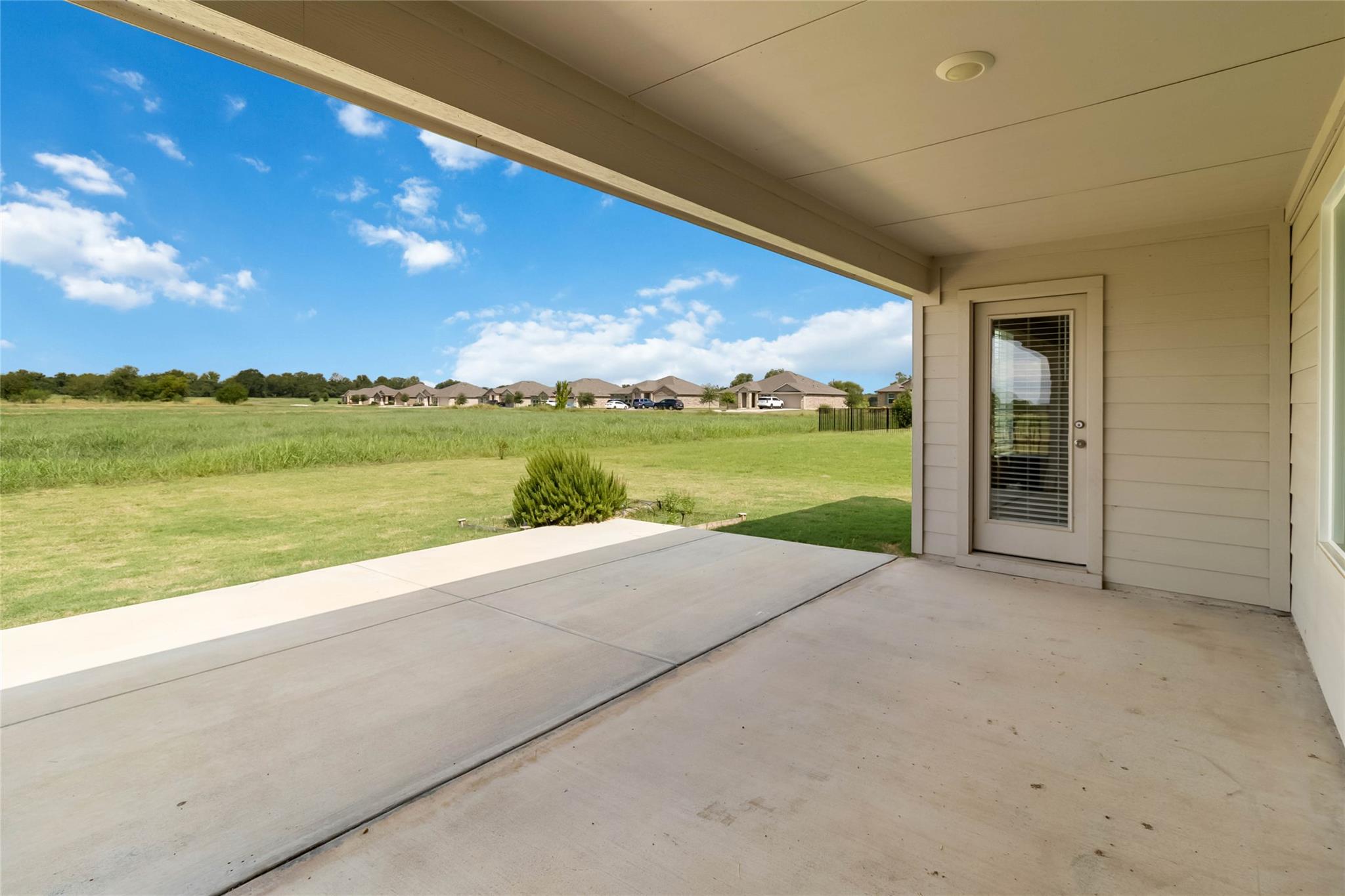 106 Sandpiper Dr, Bastrop, TX 78602