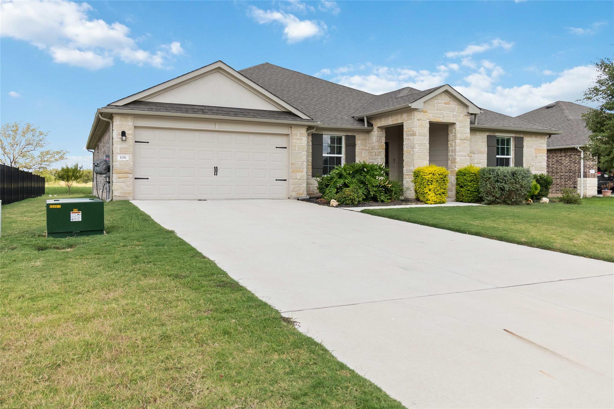 106 Sandpiper Dr, Bastrop, TX 78602