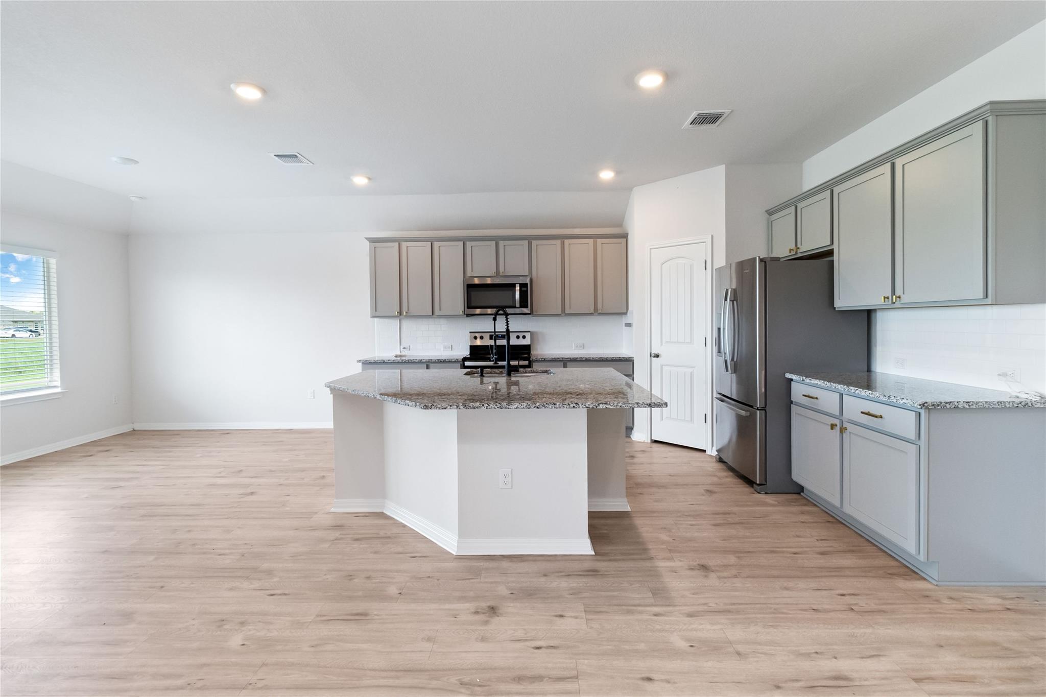 106 Sandpiper Dr, Bastrop, TX 78602