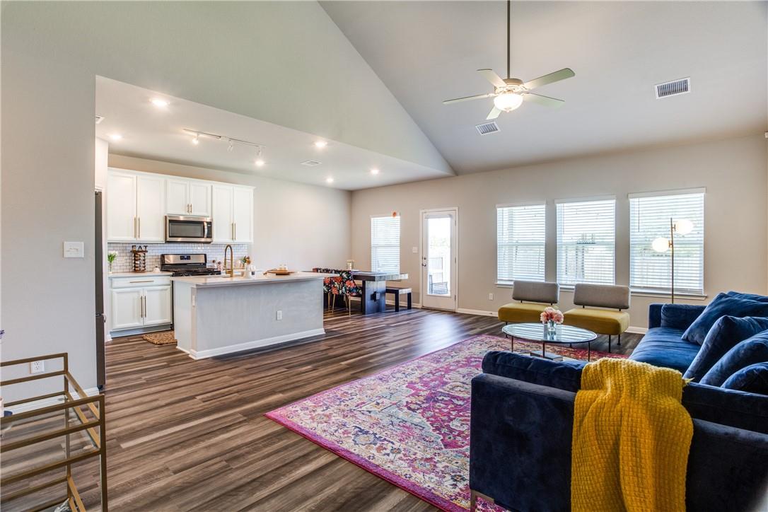 1341 Ivy Arbor Ln, Leander, TX 78641