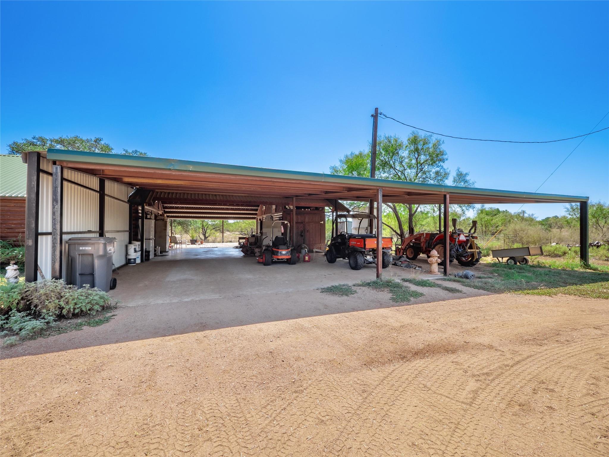 234 E Flag Creek Ranch Rd, Llano, TX 78643