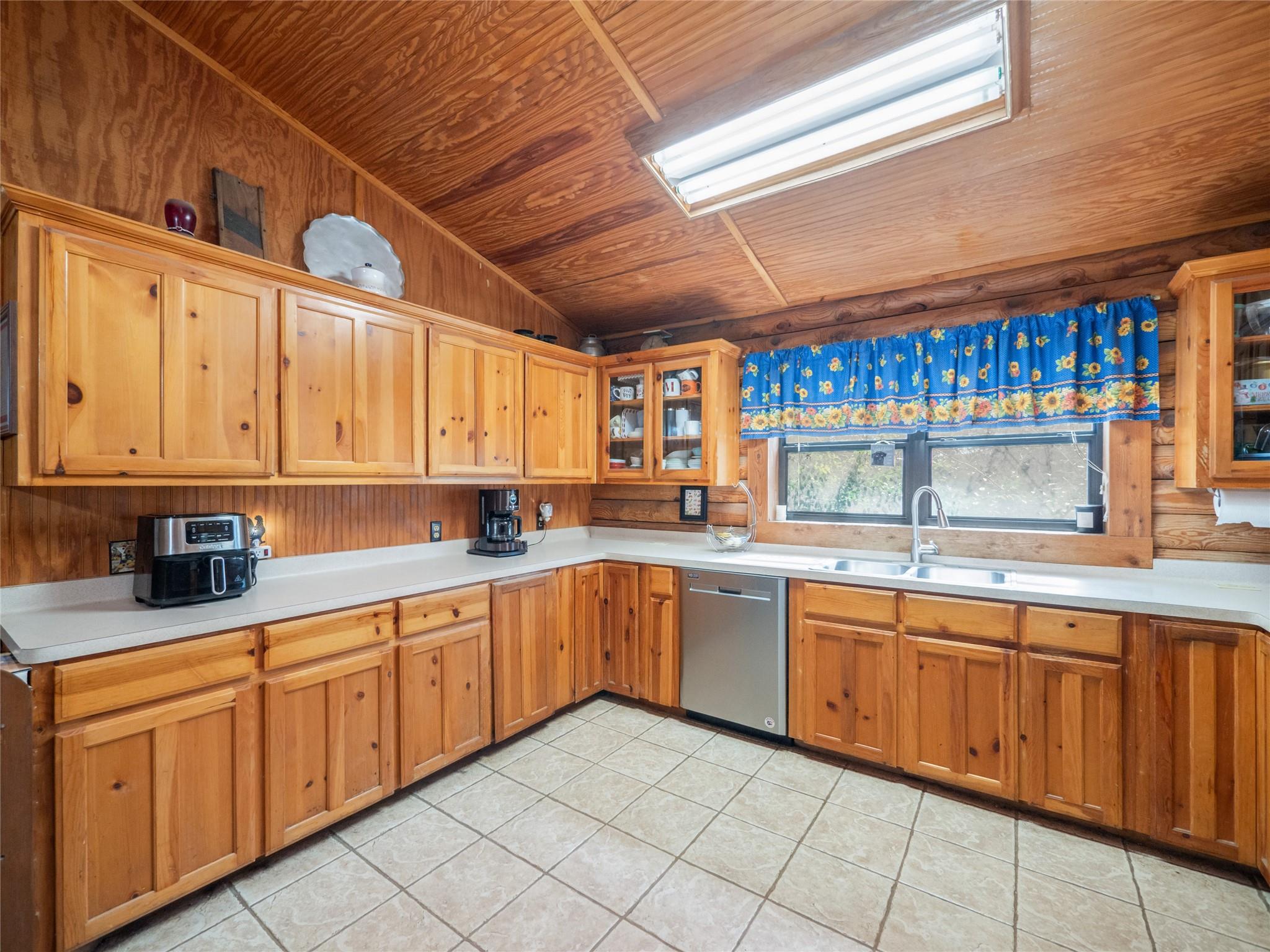 234 E Flag Creek Ranch Rd, Llano, TX 78643