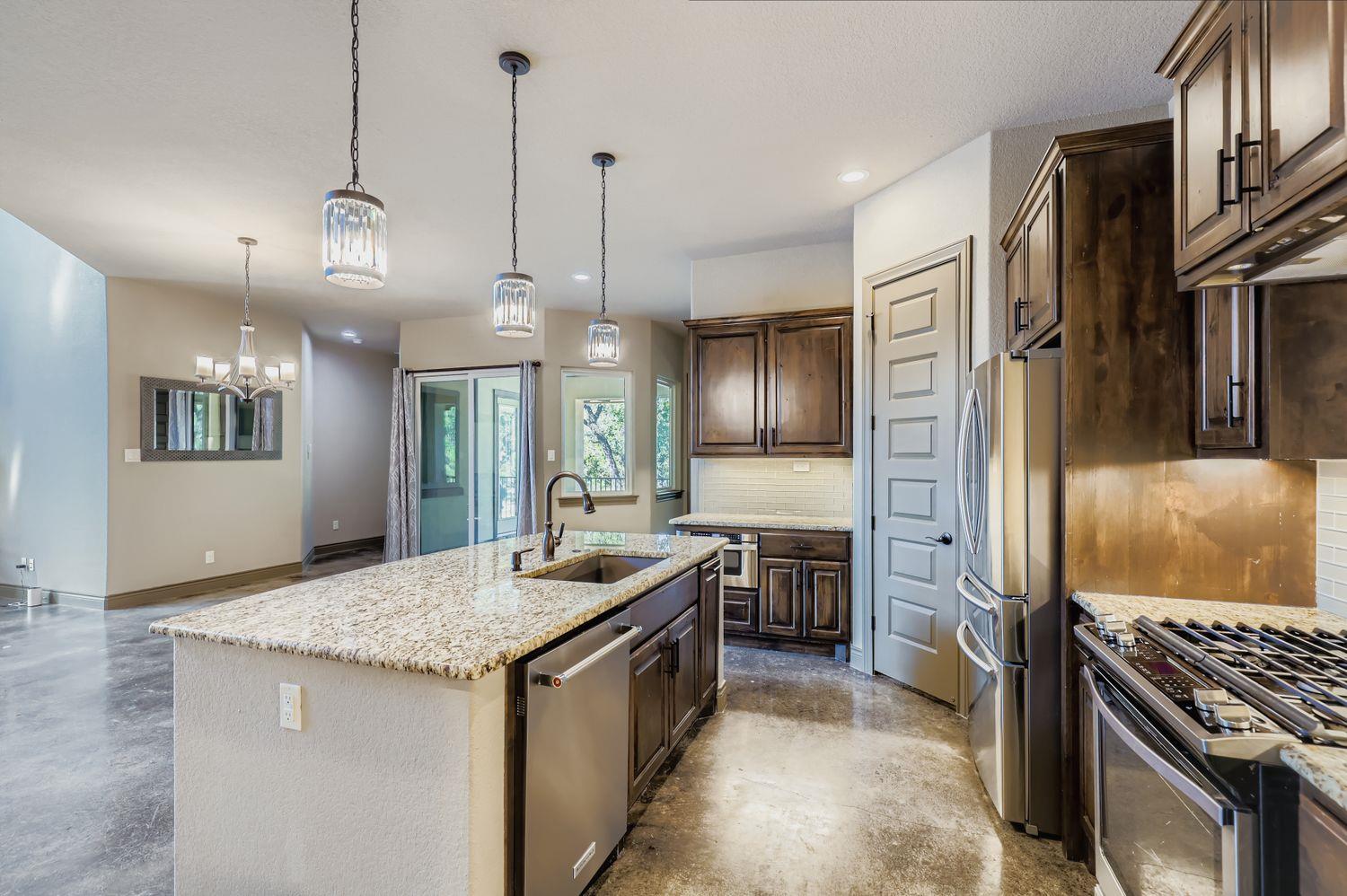 19129 Camelot Woods Cv, Lago Vista, TX 78645