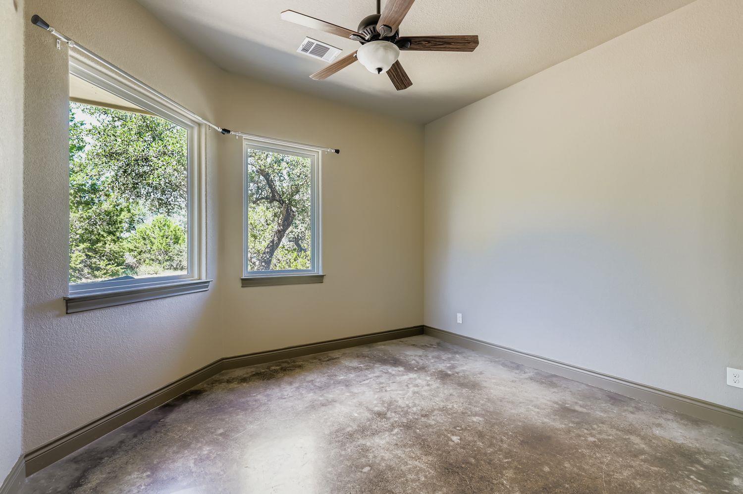 19129 Camelot Woods Cv, Lago Vista, TX 78645