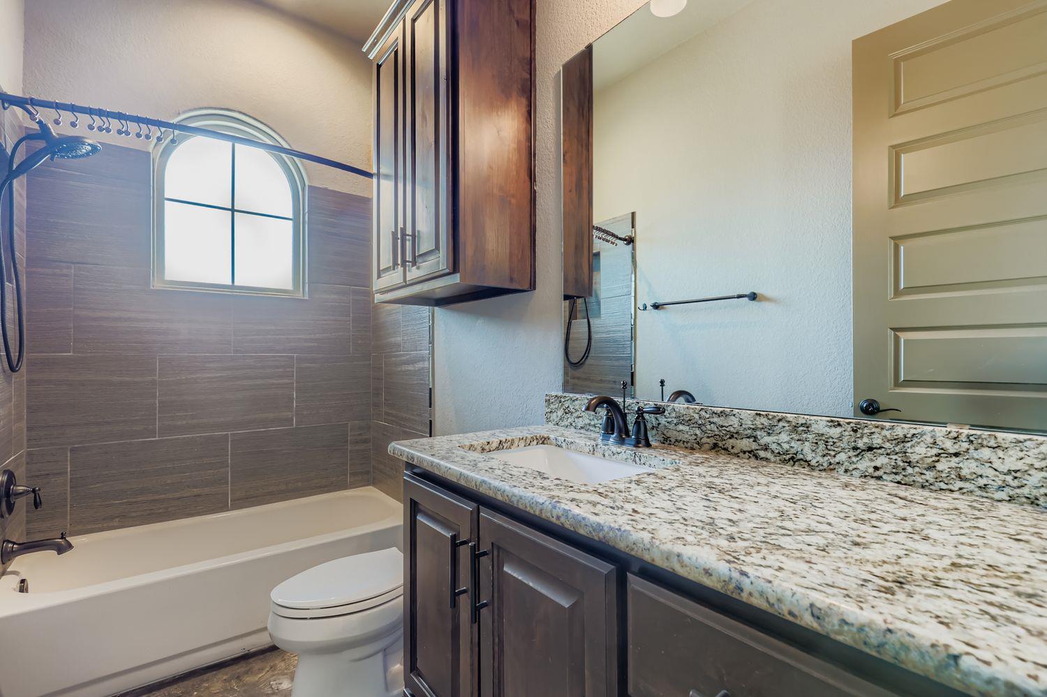 19129 Camelot Woods Cv, Lago Vista, TX 78645