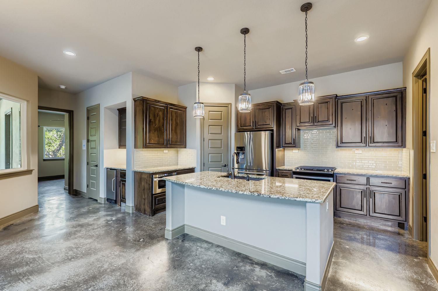 19129 Camelot Woods Cv, Lago Vista, TX 78645