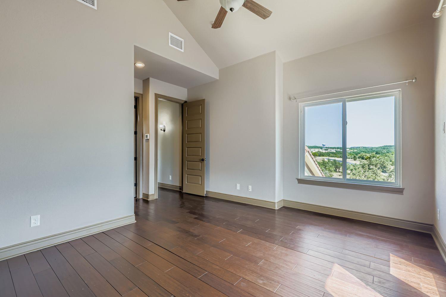 19129 Camelot Woods Cv, Lago Vista, TX 78645