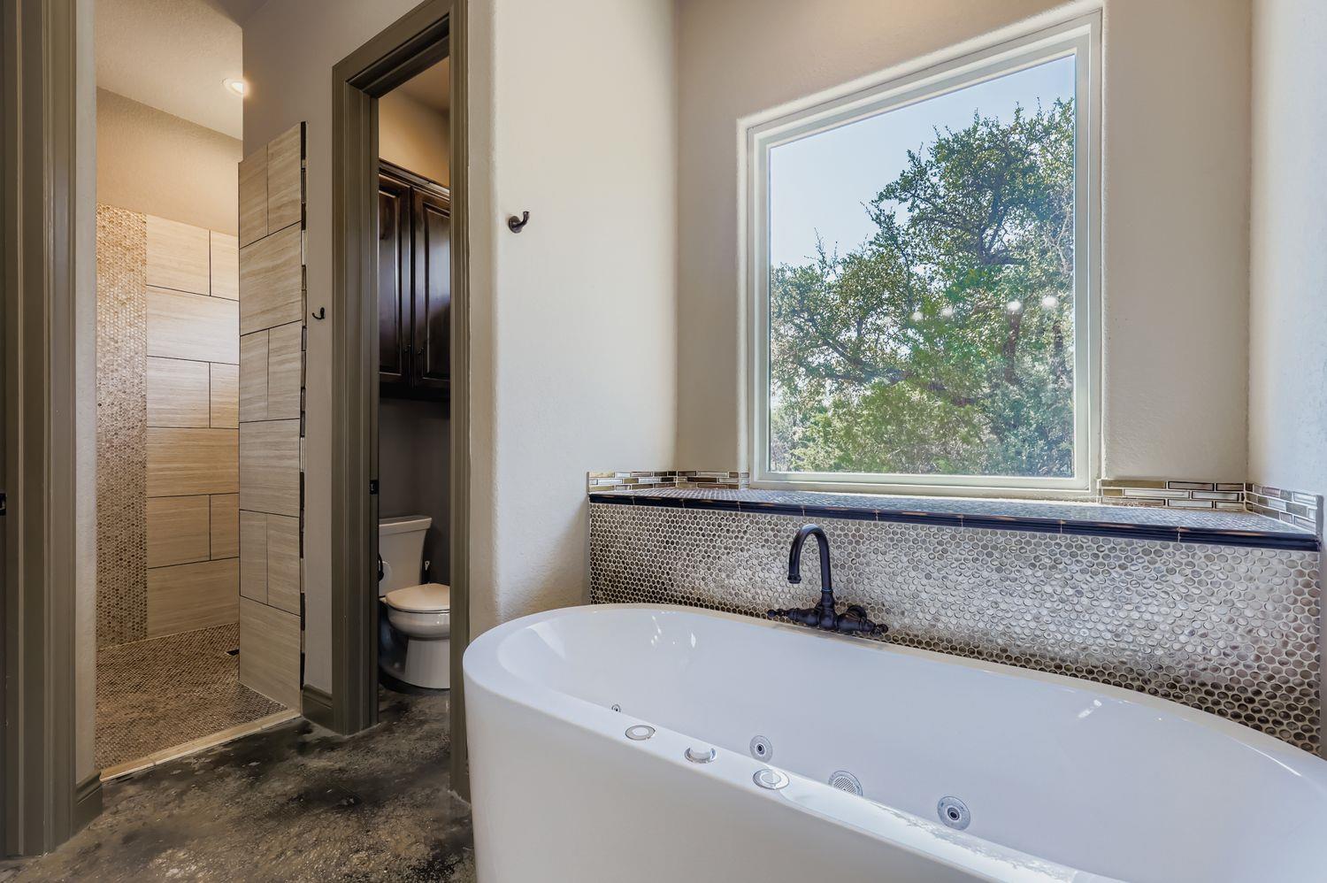 19129 Camelot Woods Cv, Lago Vista, TX 78645