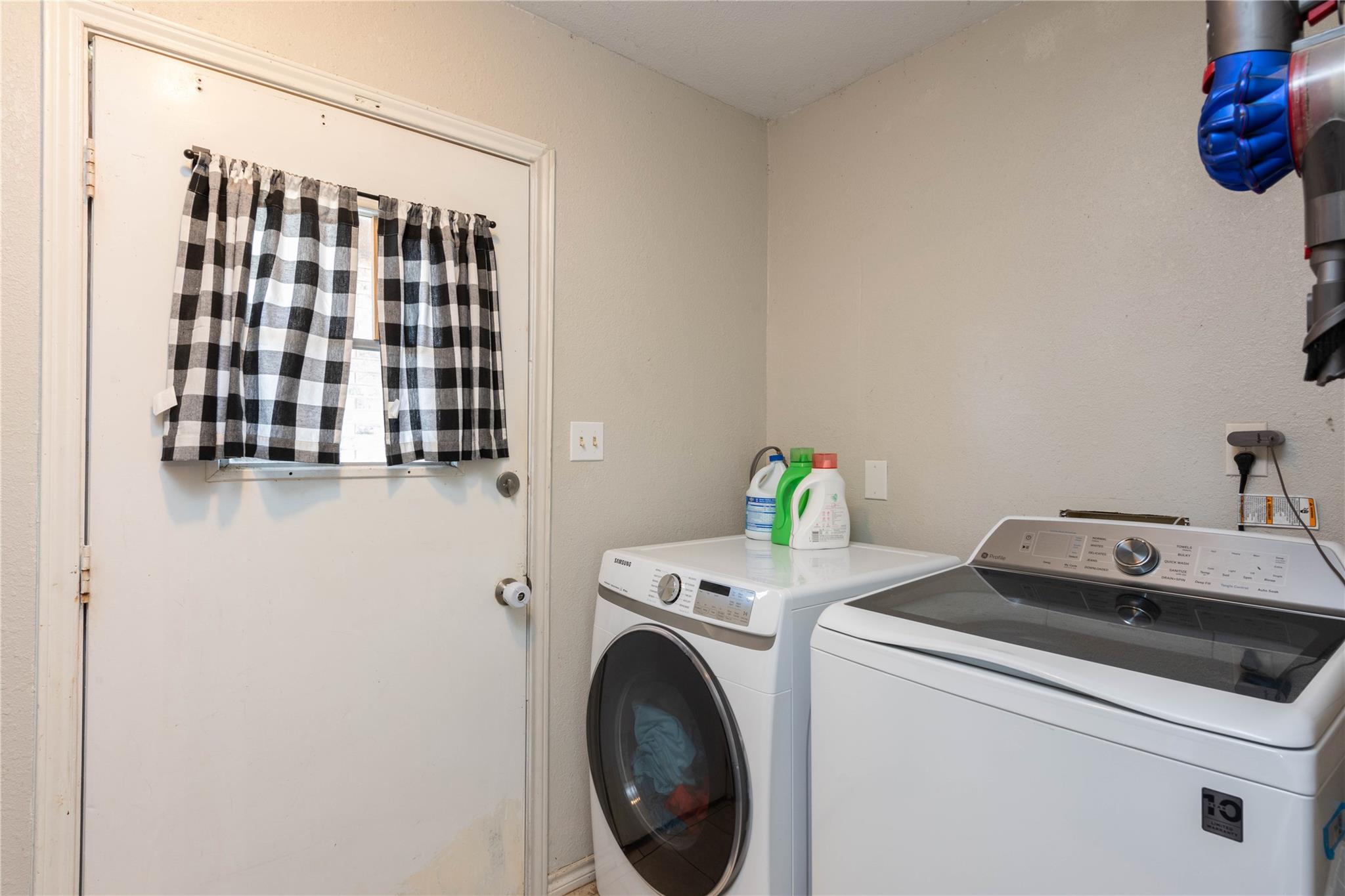 9019 Fm 86, Lockhart, TX 78644