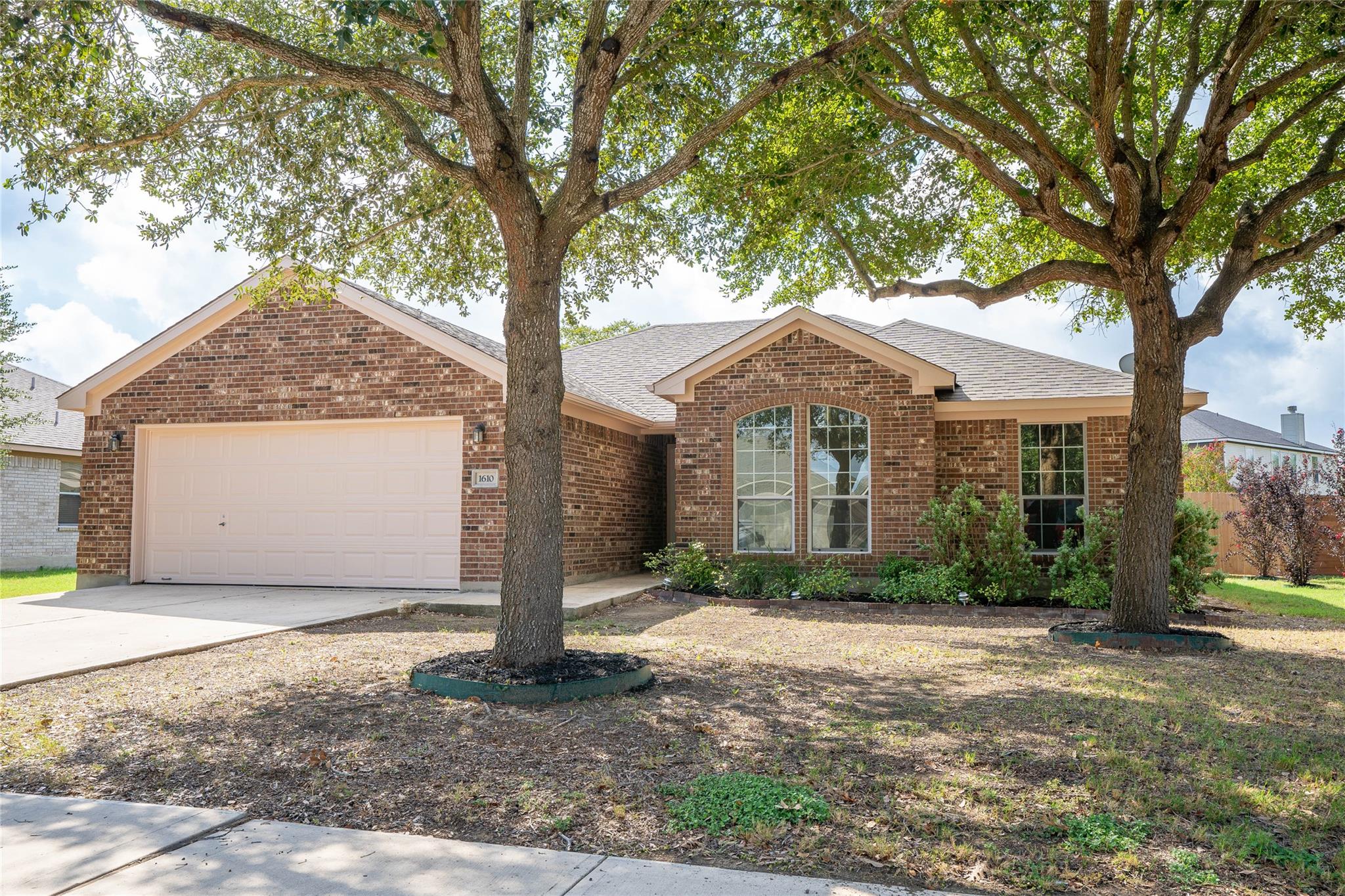 1610 Sunflower St, Lockhart, TX 78644